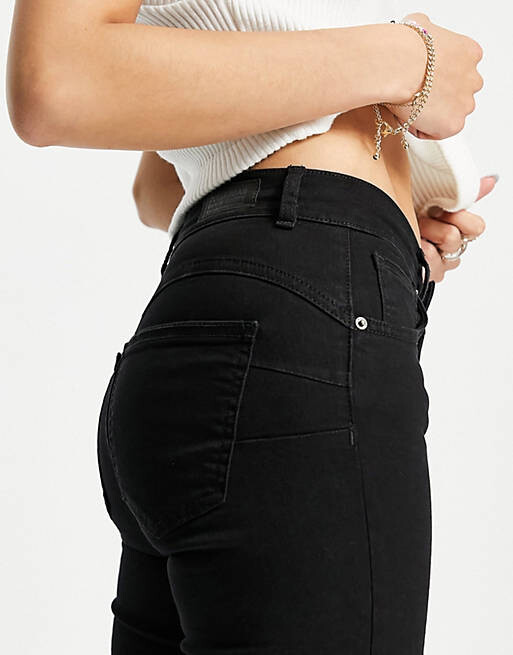 

Черные джинсы скинни с эффектом пуш-ап и скульптурой Pull&Bear Petite