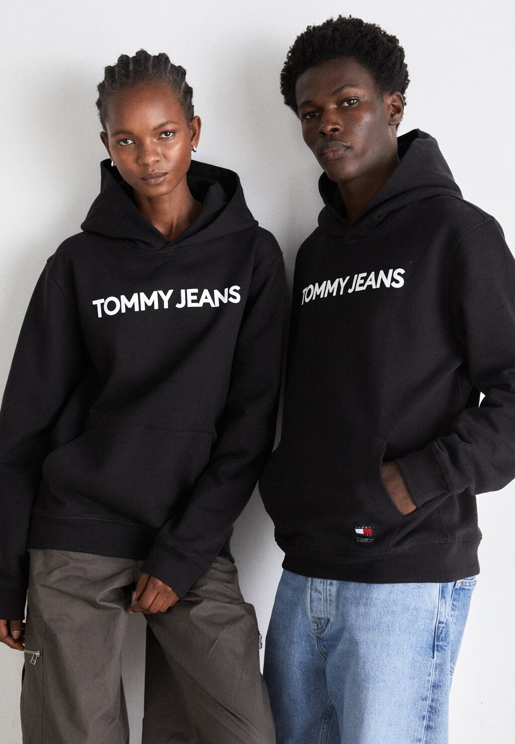 

Толстовка Bold Classics Unisex Tommy Jeans, черный