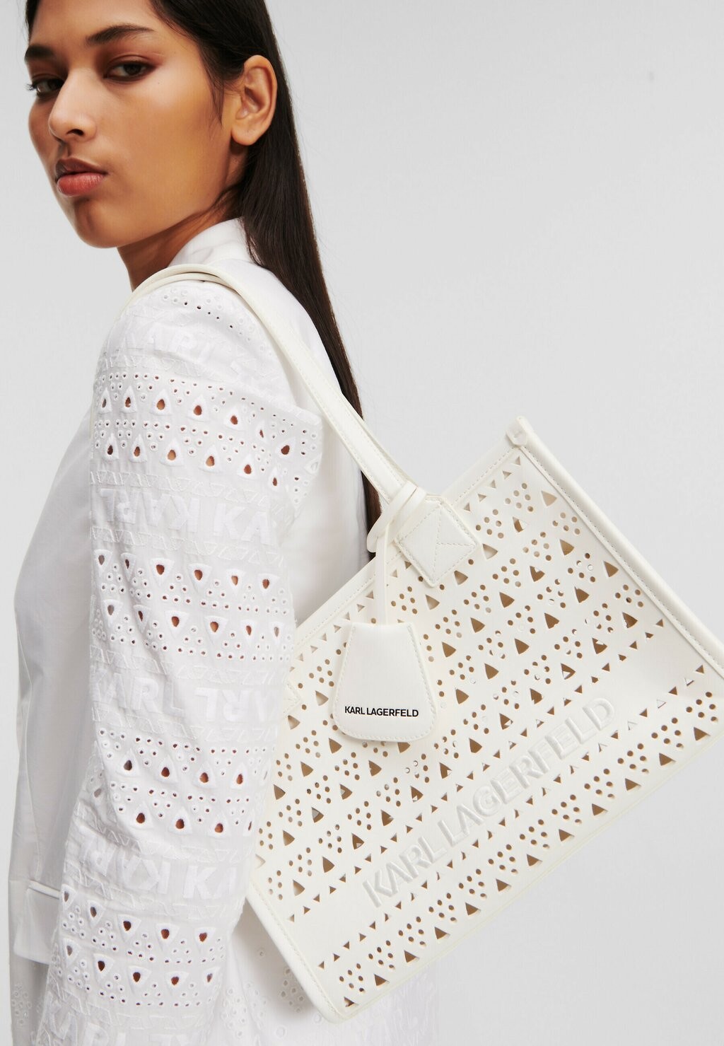 

Сумка K/SKUARE MEDIUM PERFORATED KARL LAGERFELD, цвет white