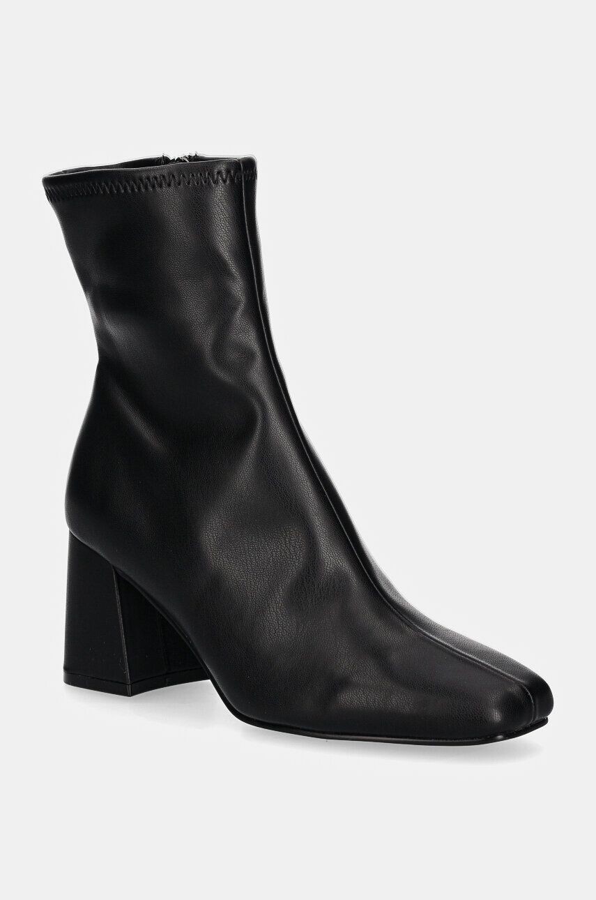 

Ботильоны Steve Madden Hoist, черный