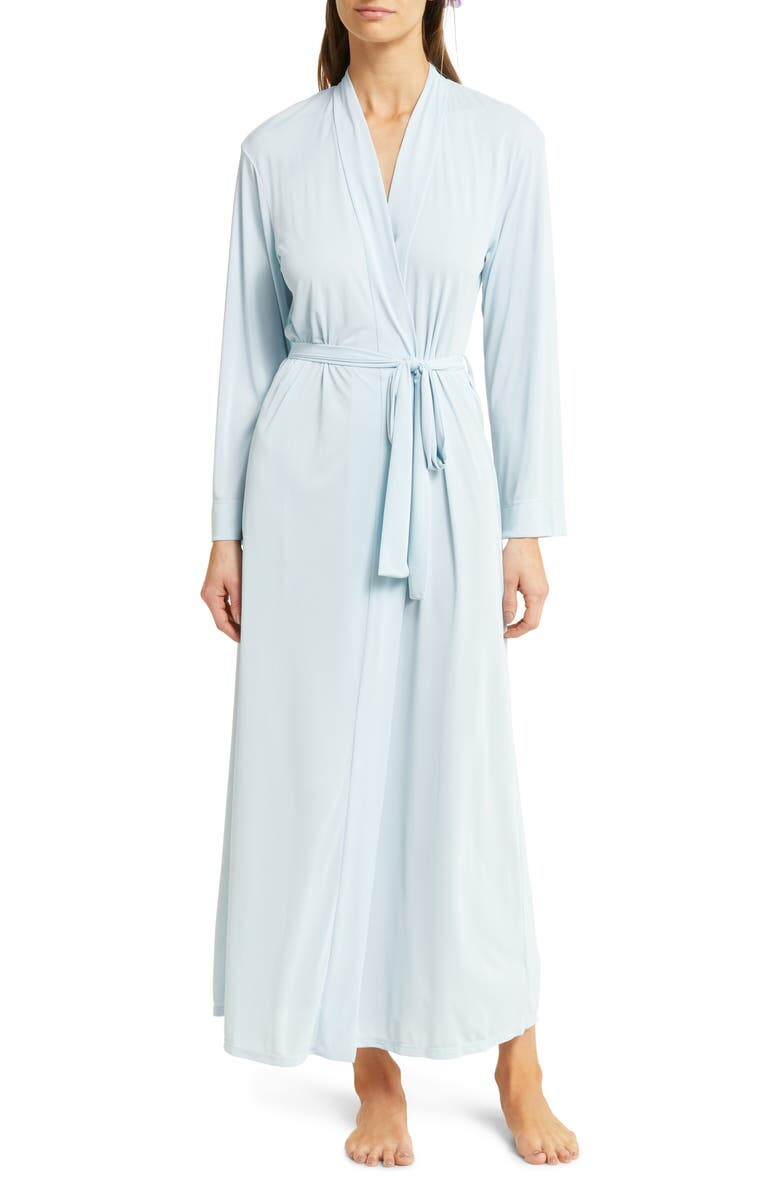 

Атласное длинное одеяние Aphrodite NATORI