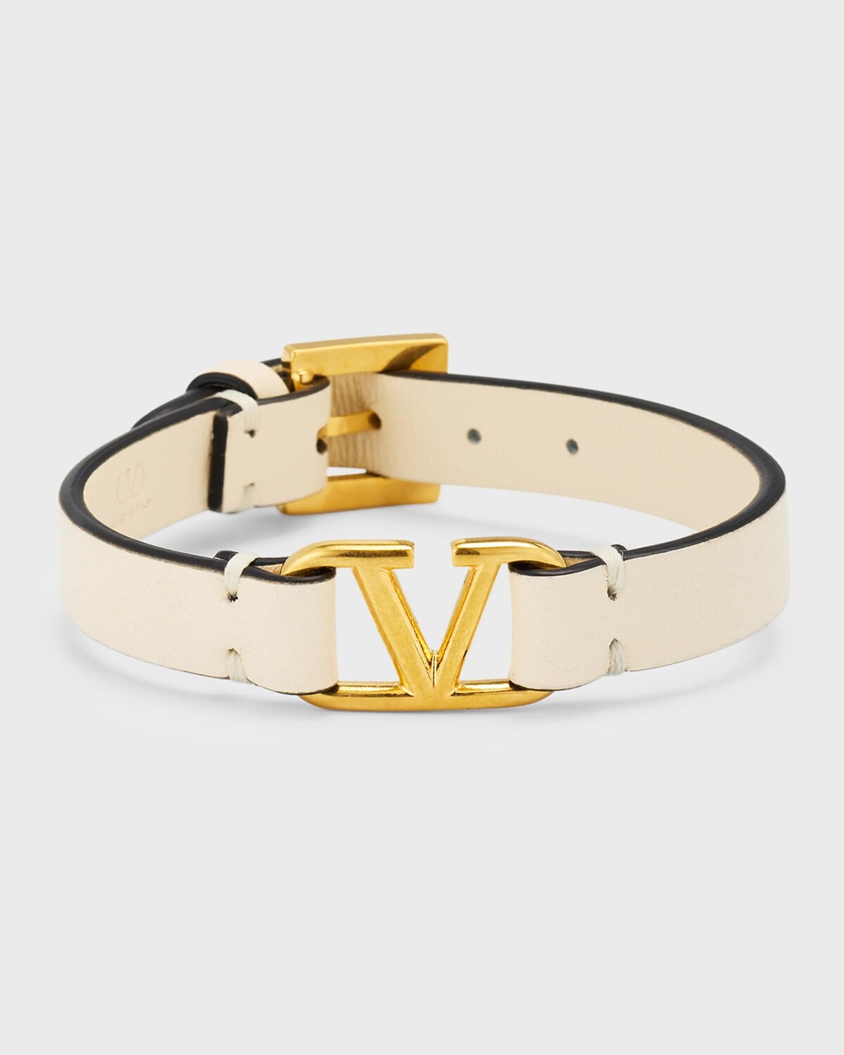 

Кожаный браслет с V-образным логотипом Valentino Garavani, цвет Lt Ivory