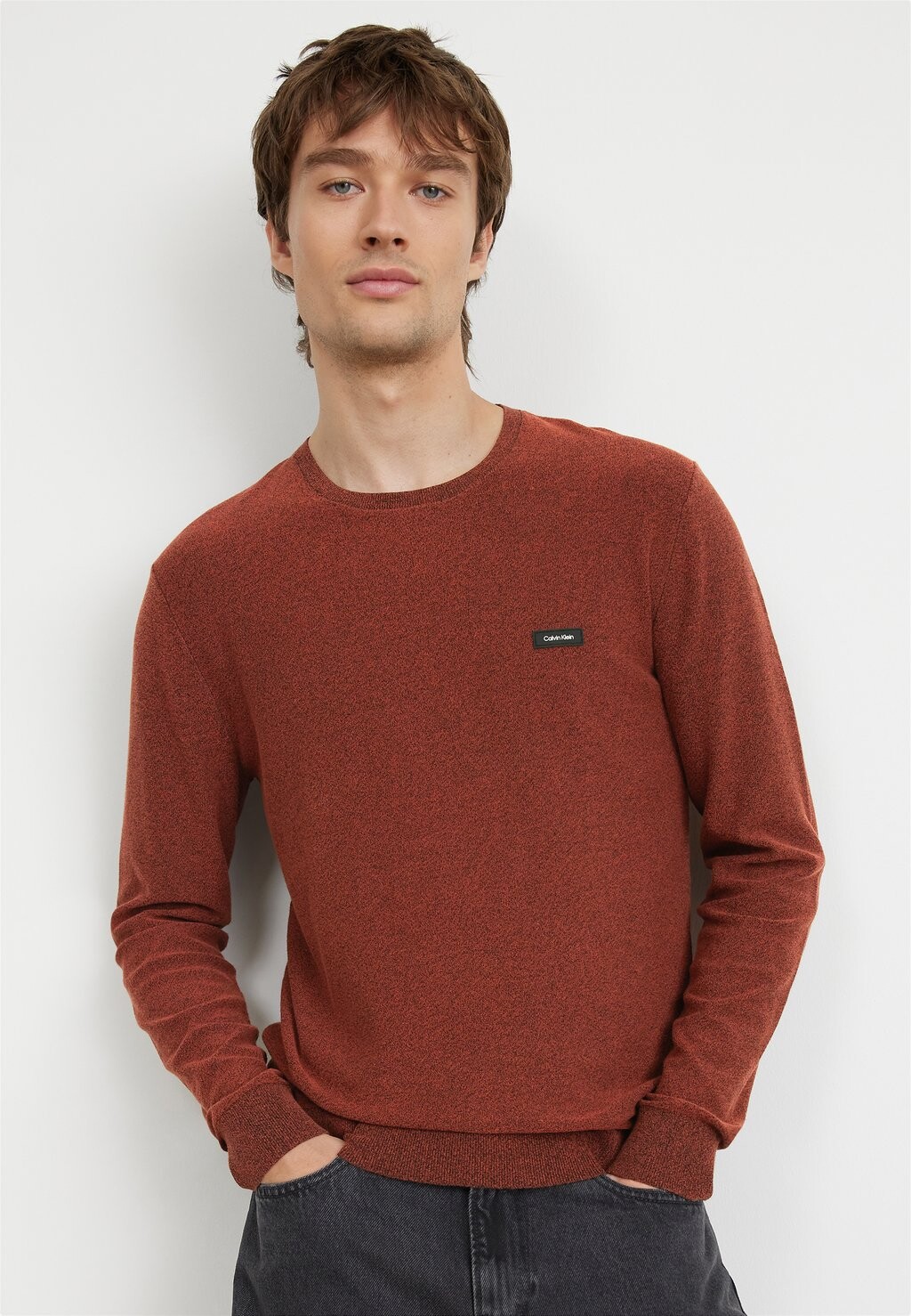 

Свитер Calvin Klein, абрикос