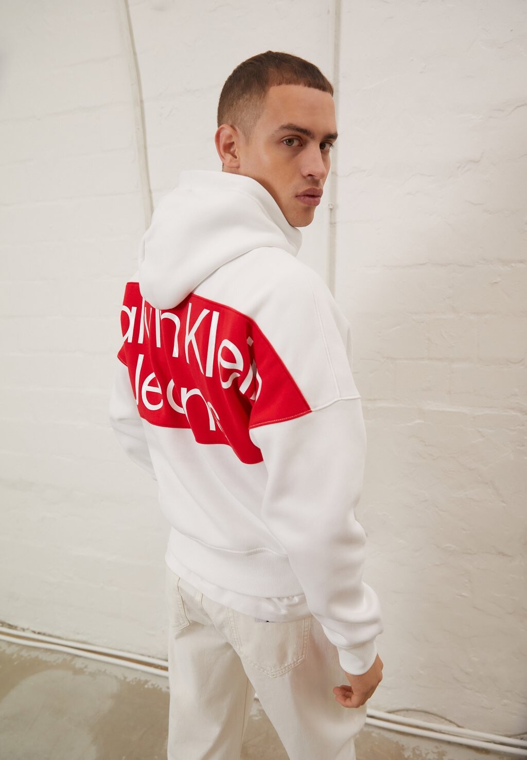 

Толстовка Толстовка с капюшоном BOLD LOGO Calvin Klein Jeans, цвет bright white