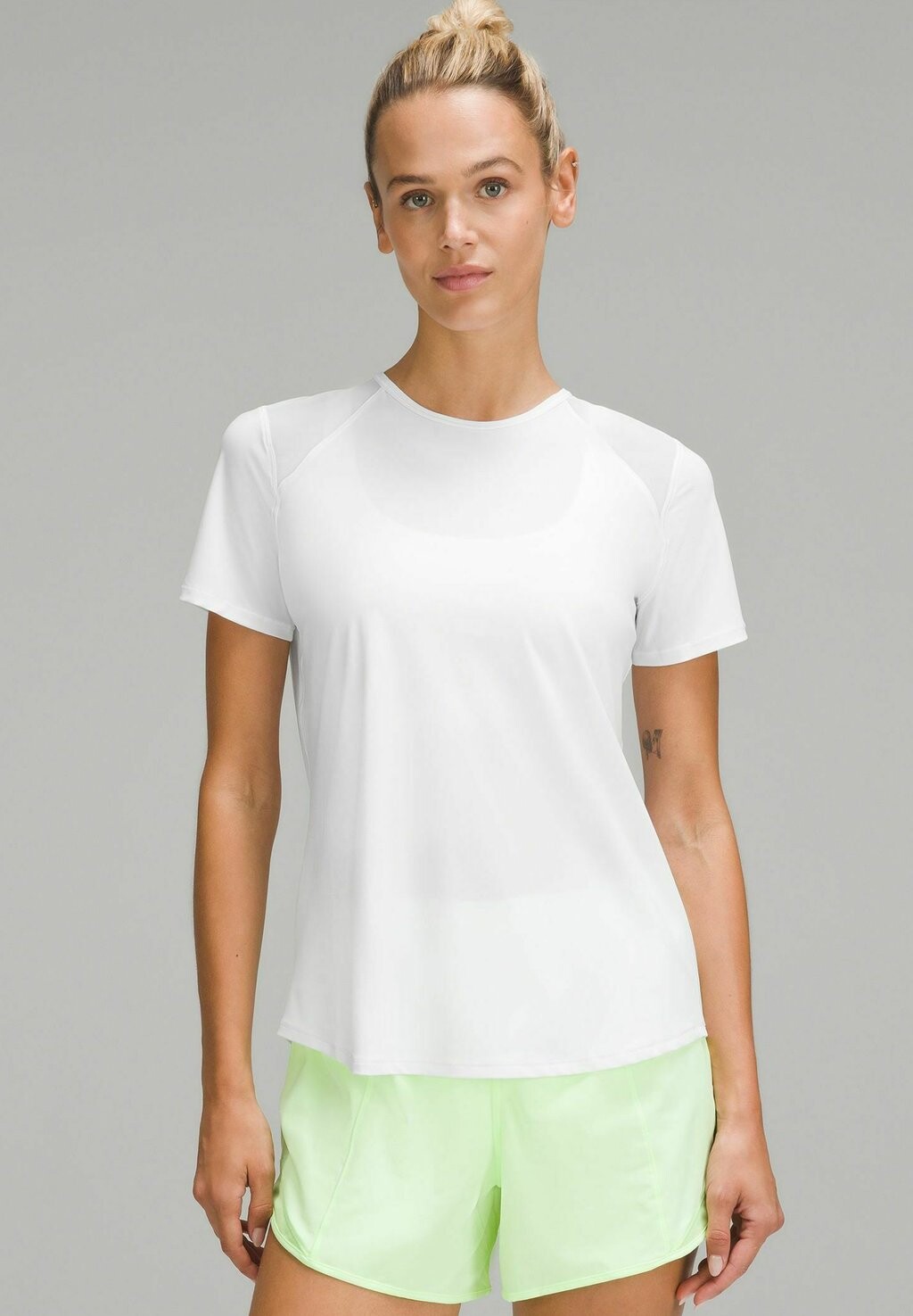 

Спортивная футболка SCULPT SHORT SLEEVE lululemon, цвет white