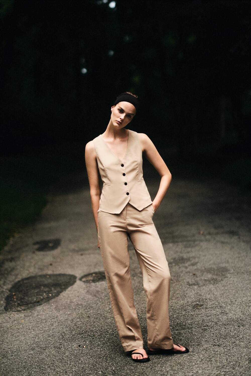 

Прямые брюки из льна ZARA, песочный, Бежевый