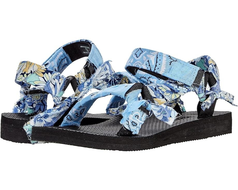 

Сандалии Arizona Love Trekky Fabric Print, цвет Blue Flower