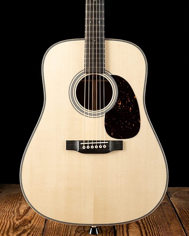 

Акустическая гитара Martin Custom Shop Custom "D" Dreadnought Adirondack Spruce/East Indian Rosewood - Free Shipping