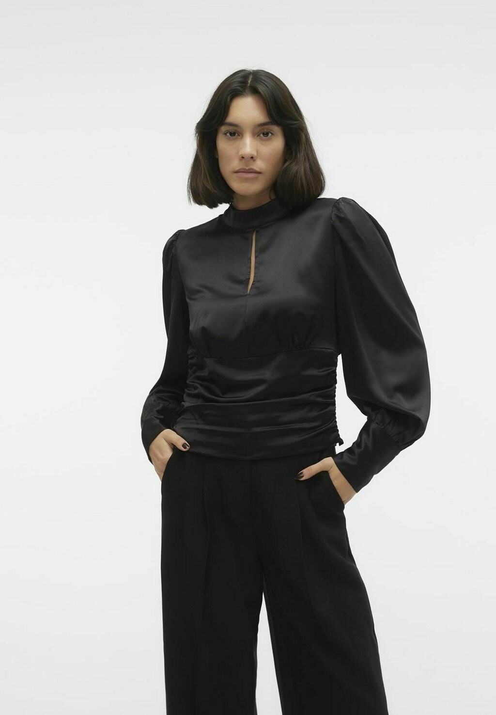 

Блузка Vero Moda, цвет black