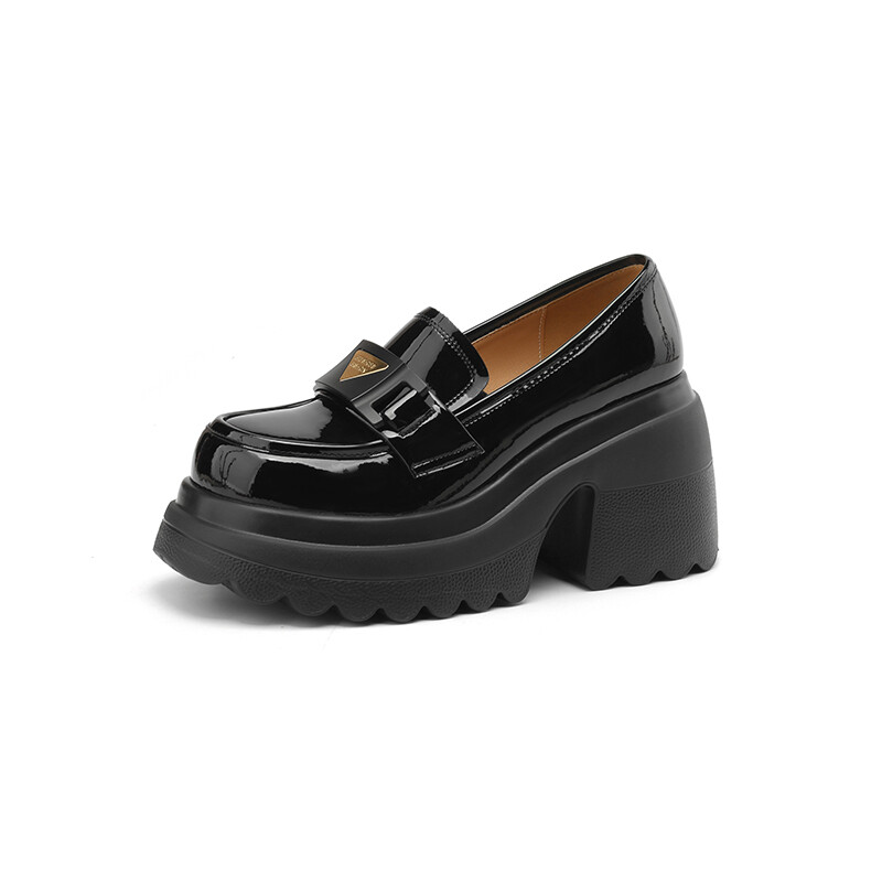 

Лоферы женские Amazing Cure, цвет Off-white patent leather