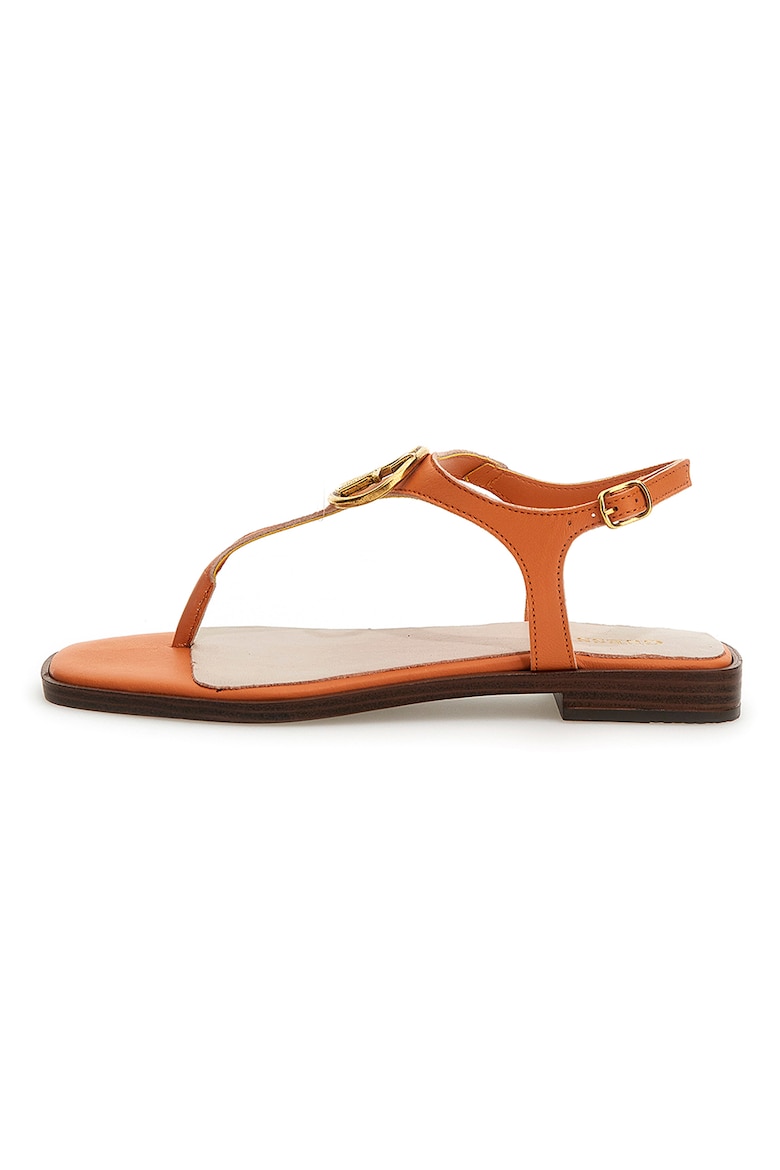 Кожаные сандалии с разделенным ремешком и металлическим логотипом Guess, оранжевый