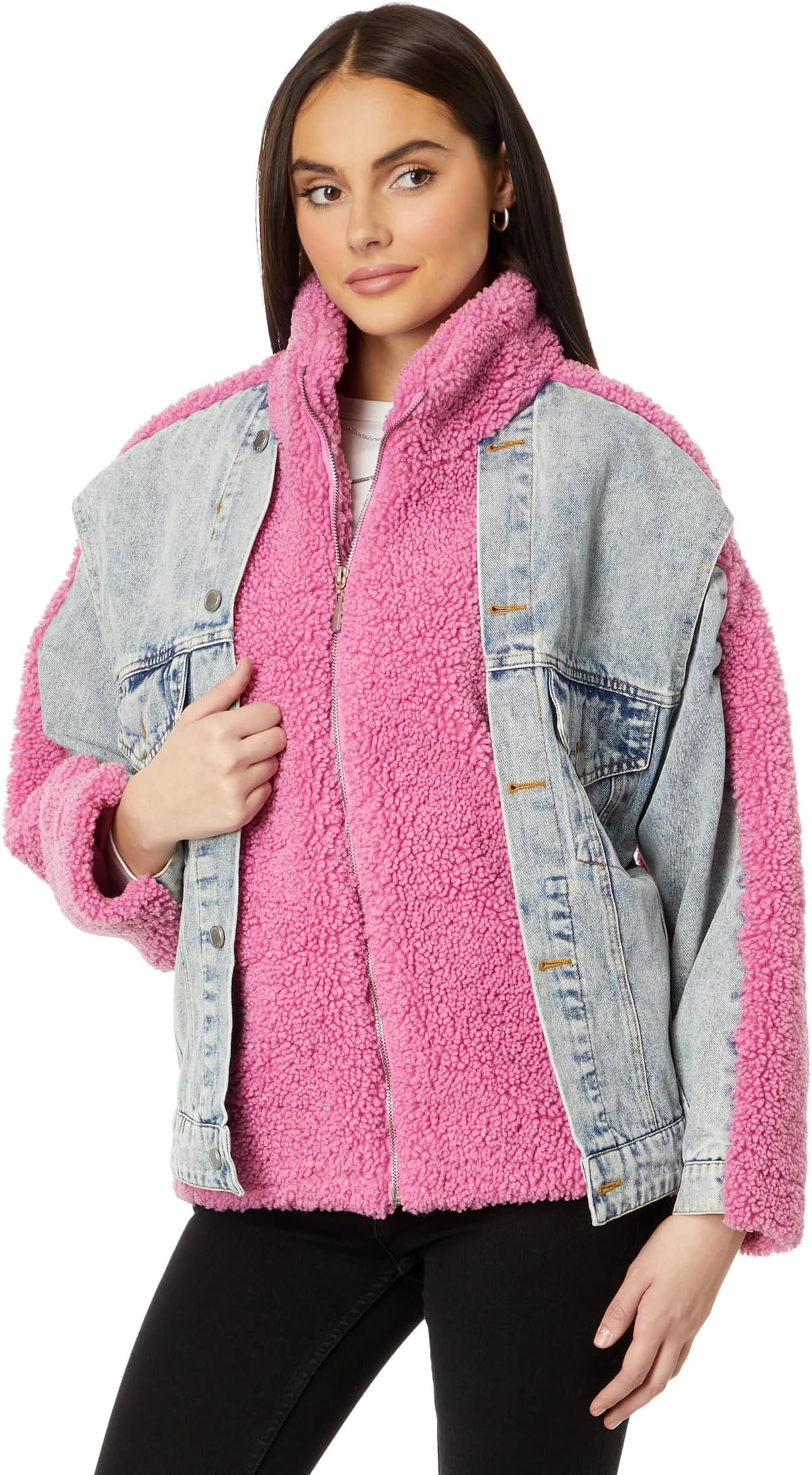 

Куртка Blank NYC Pink Sherpa and Denim Trucker Jacket in Candy Land, цвет Candy Land