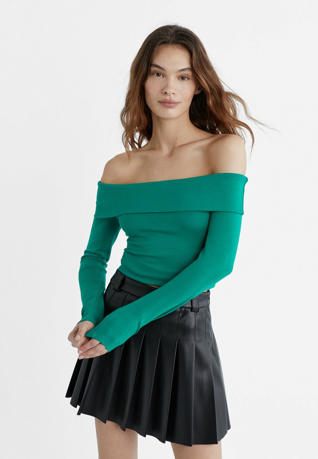 

Топ с длинными рукавами OFF-THE-SHOULDER Stradivarius, цвет green