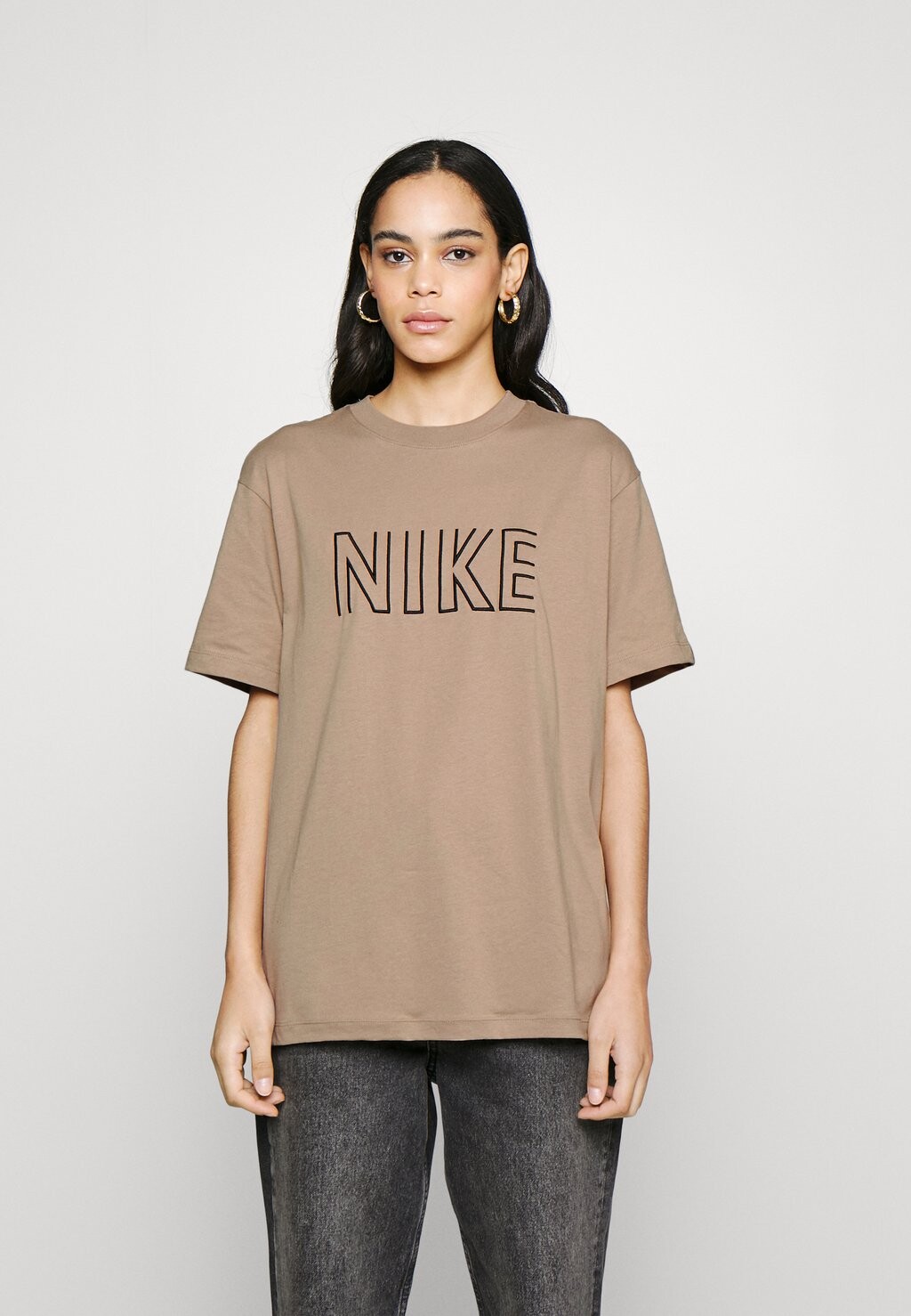 

Футболка с принтом Nike
