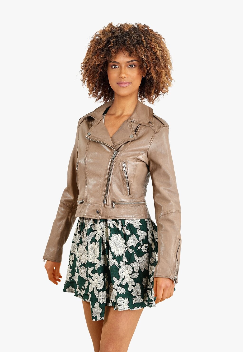 

Кожаная куртка Oakwood