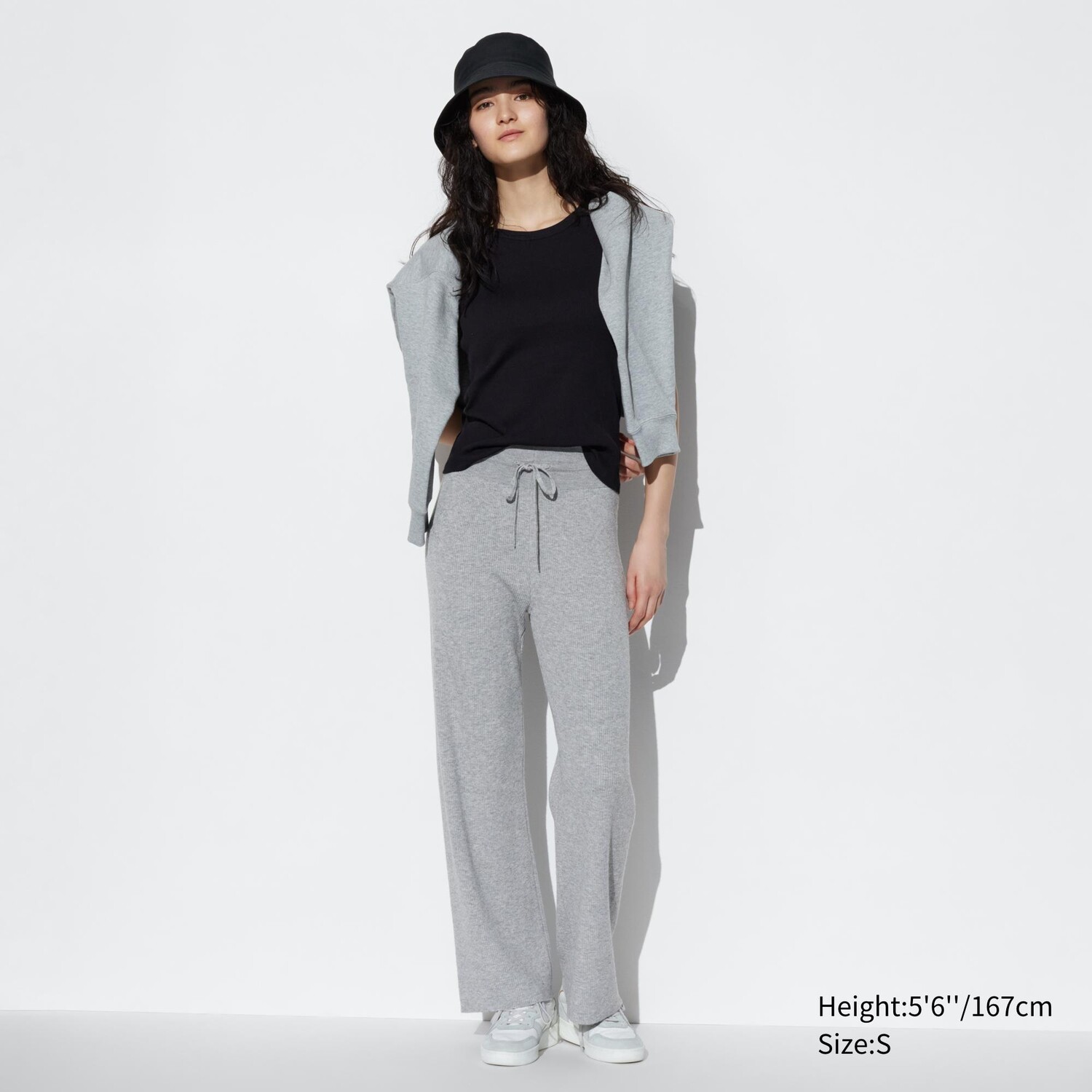 

Трикотажные брюки в ребрику UNIQLO, серый