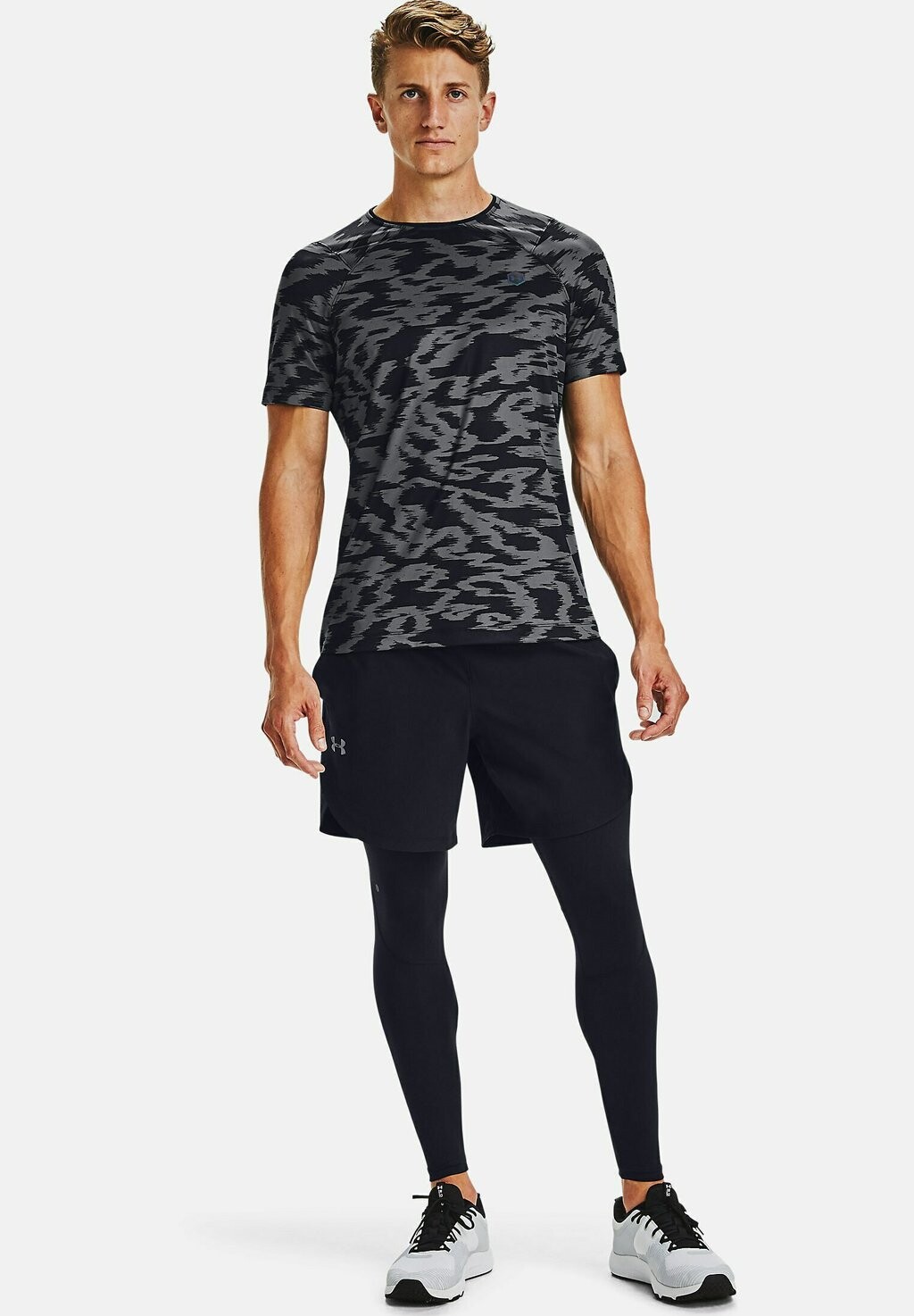 

Тайтсы Under Armour, черный