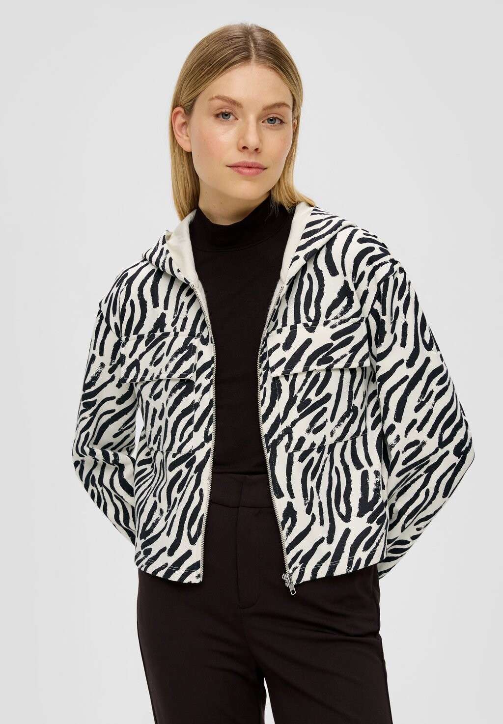 

Толстовка MIT ZEBRA-MUSTER s.Oliver, цвет sandfarben