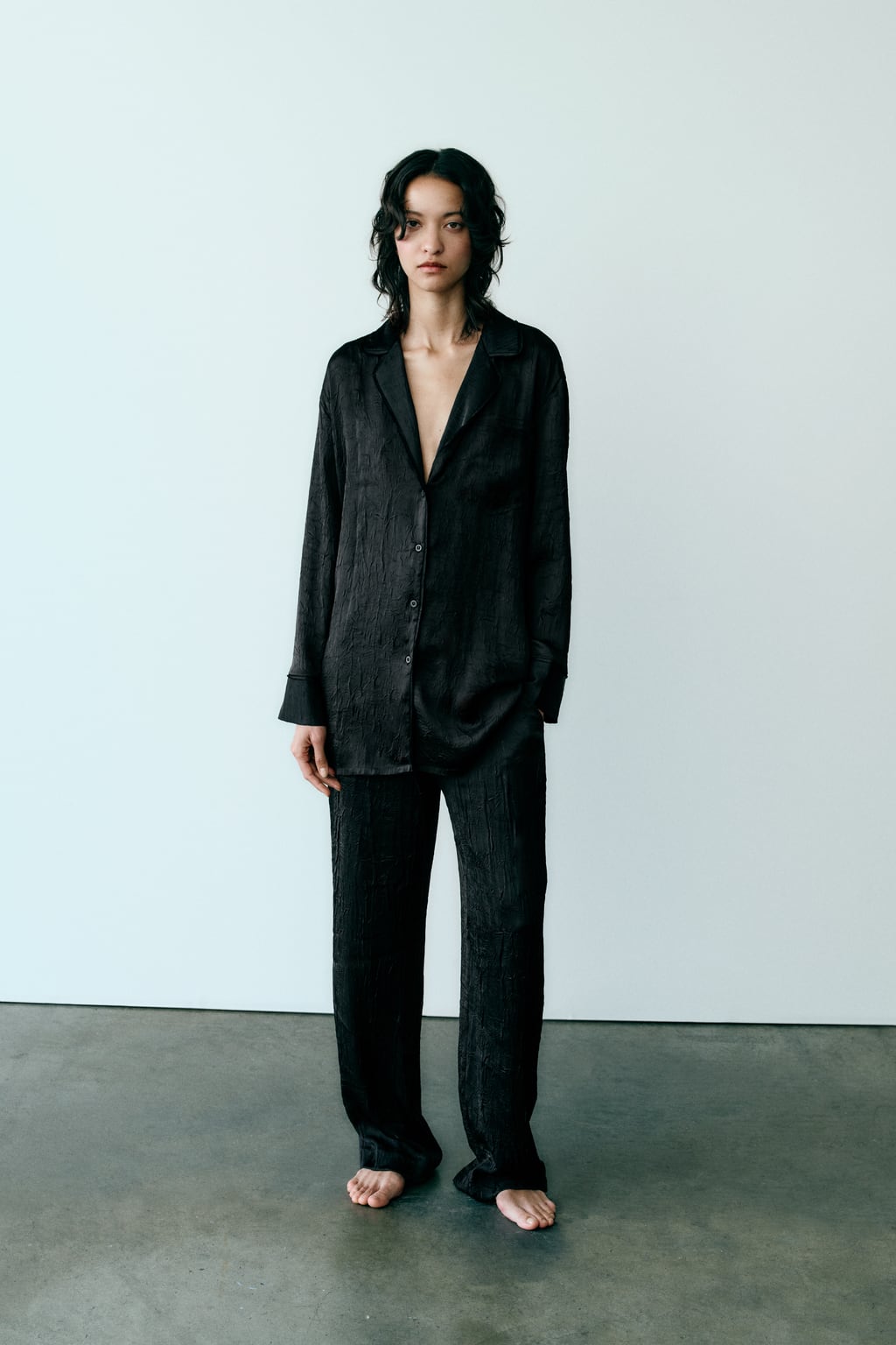 

Атласная рубашка со складками ZARA, черный