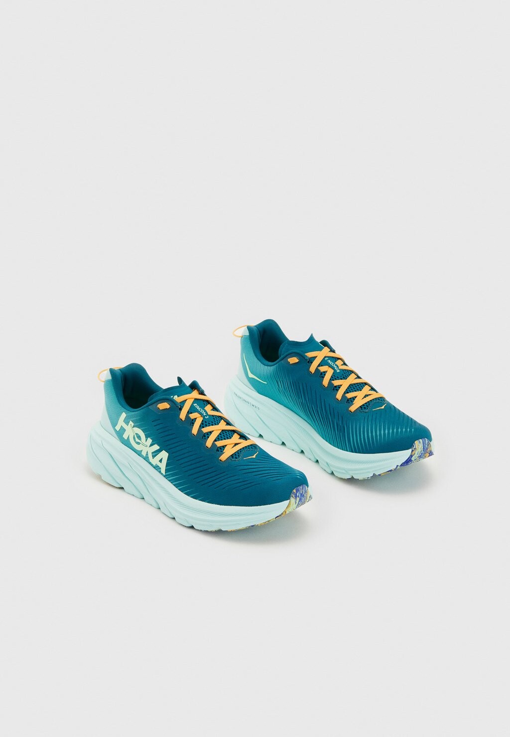 

Кроссовки HOKA