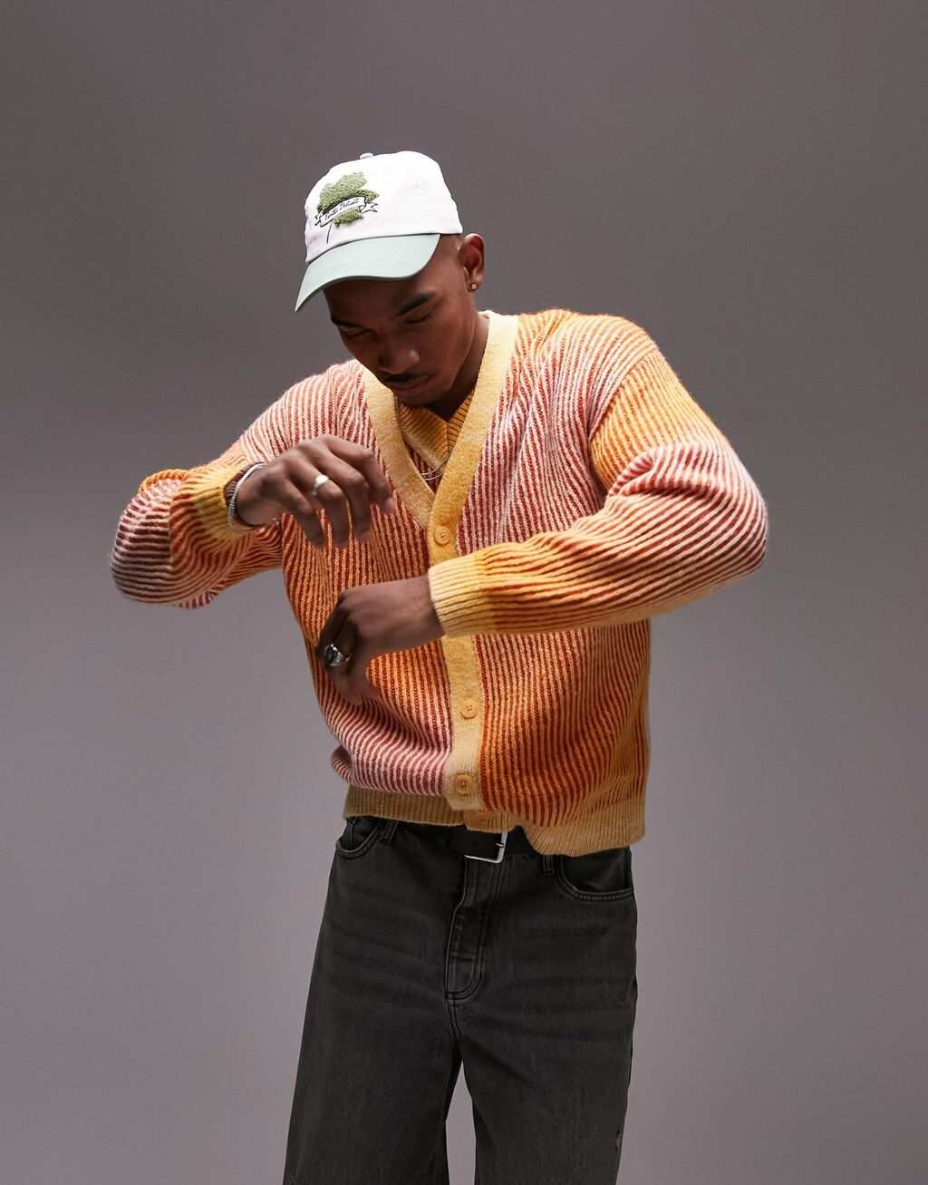 

Оранжевый вязаный кардиган оверсайз с эффектом омбре Topman