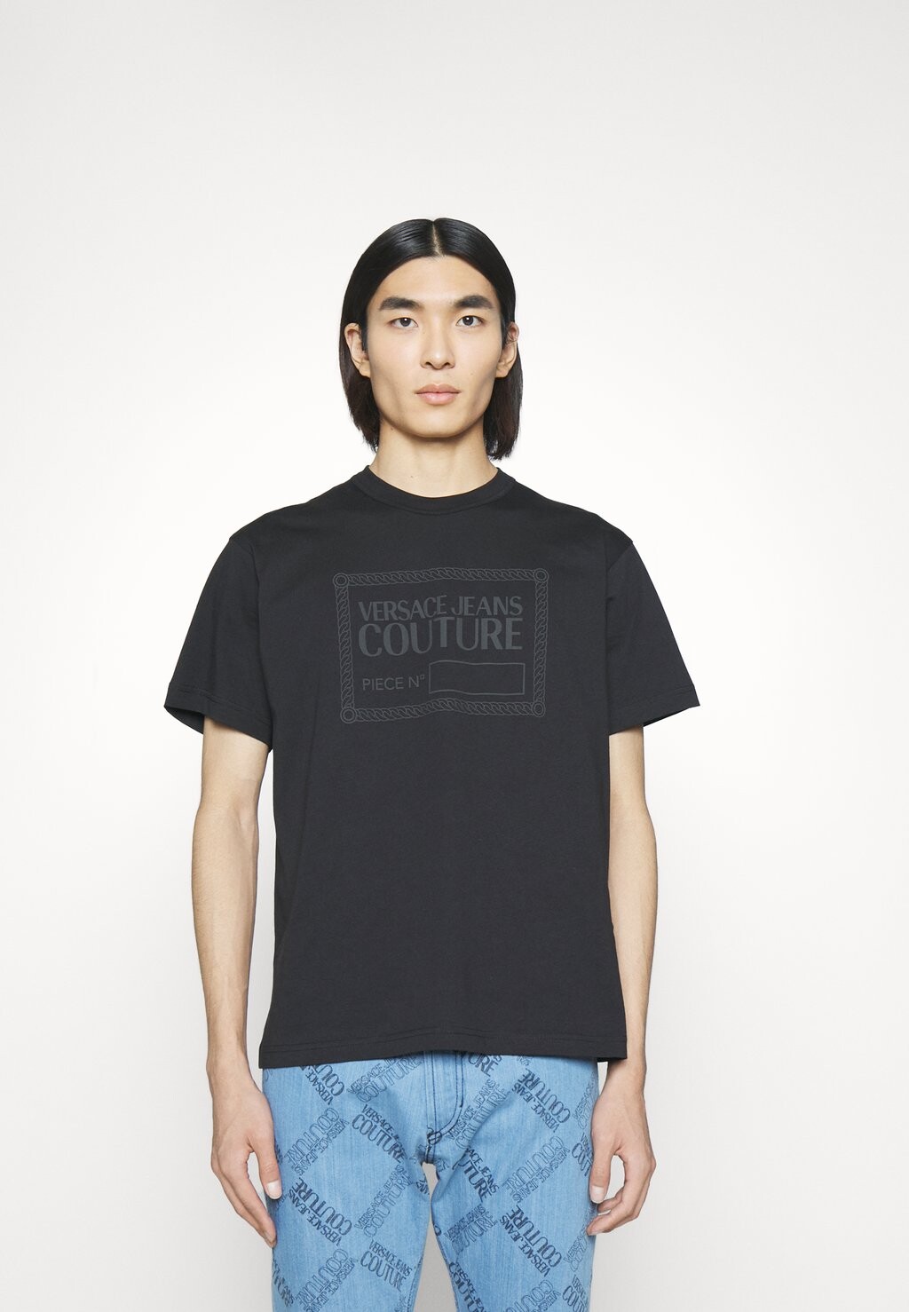 

Футболка с принтом Versace Jeans Couture, черный