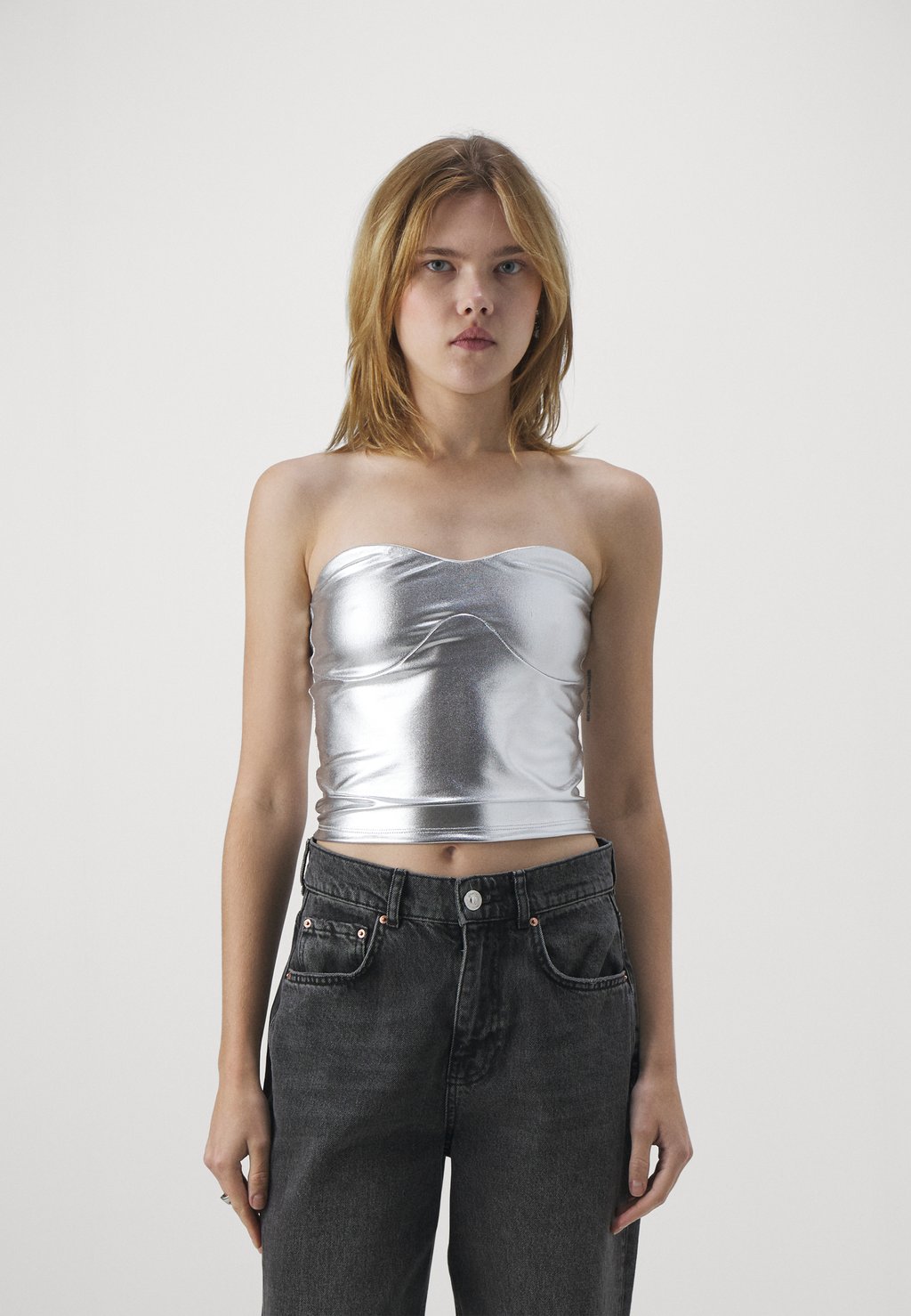 

Топ Vmsilver Crop Vero Moda, цвет metallic