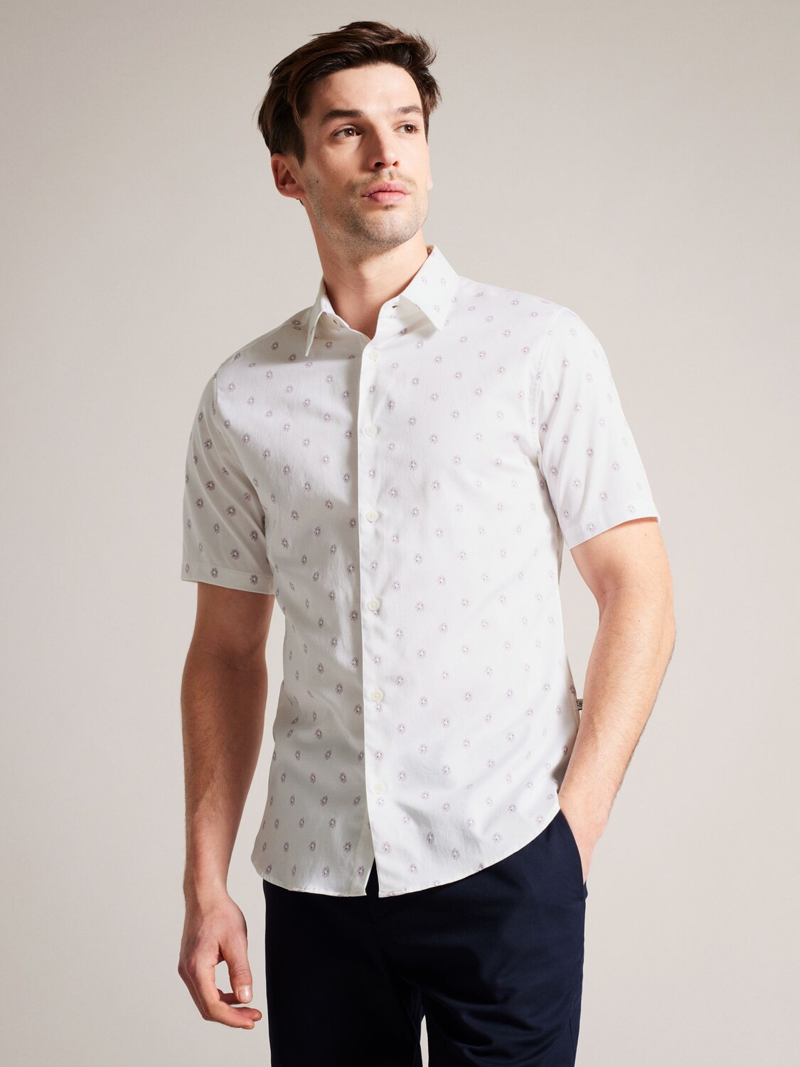 

Рубашка с коротким рукавом с цветочным принтом Ted Baker Kymsho, белая
