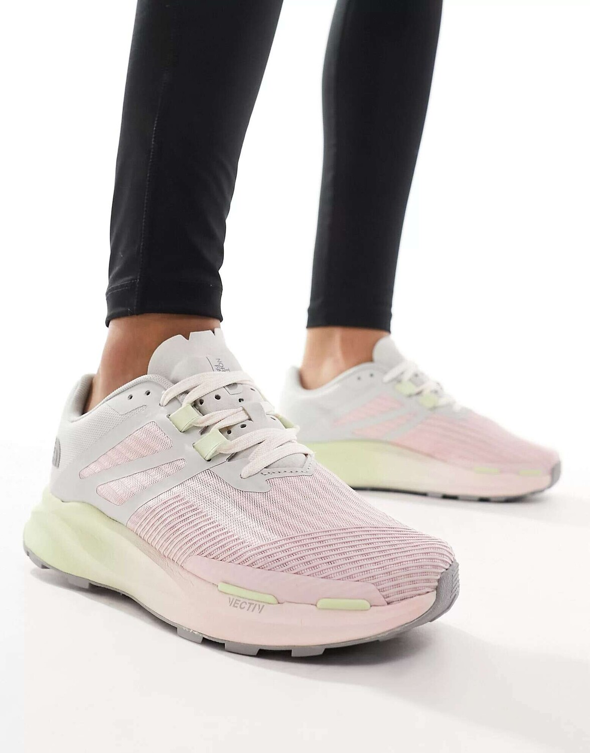 

Розовые и серые кроссовки The North Face Running VECTIV Eminus, Розовый