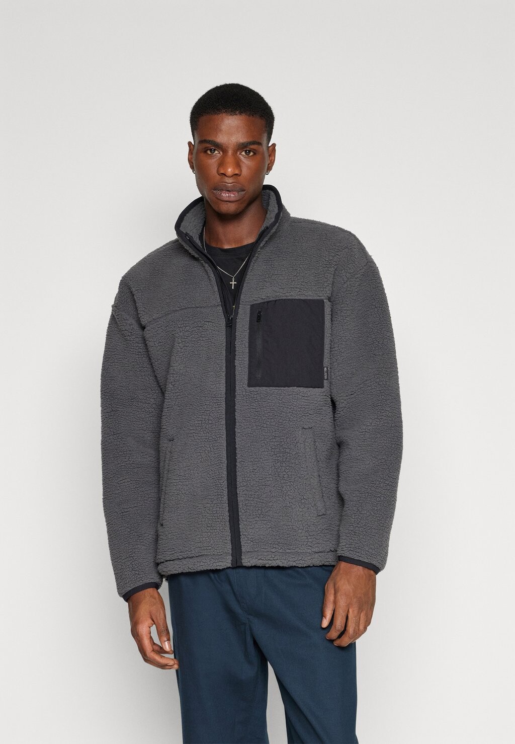 

Легкая куртка EXTERIOR COSY Hollister Co., черный