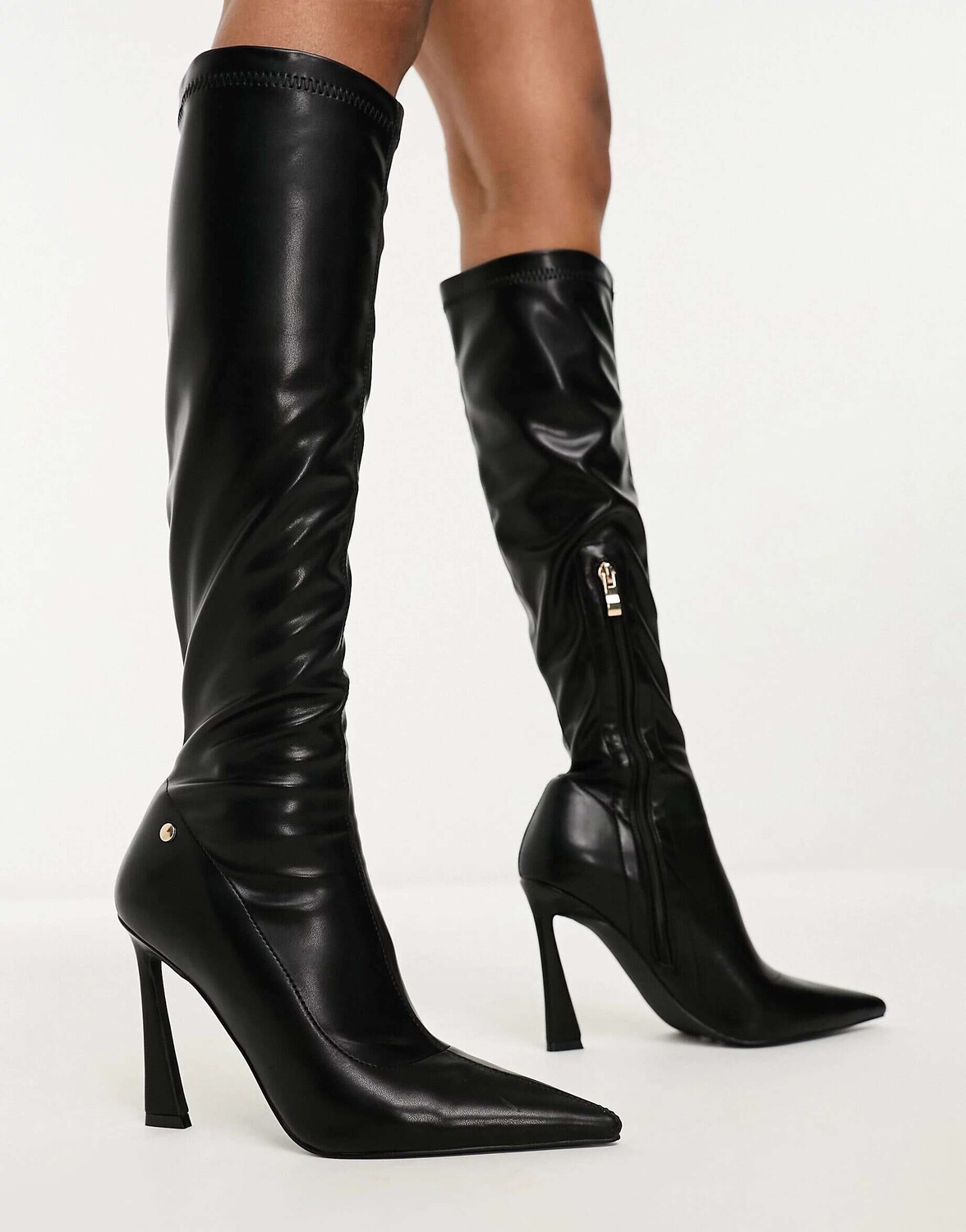 

Черные эластичные сапоги Simmi London Peak Simmi Clothing, Черный