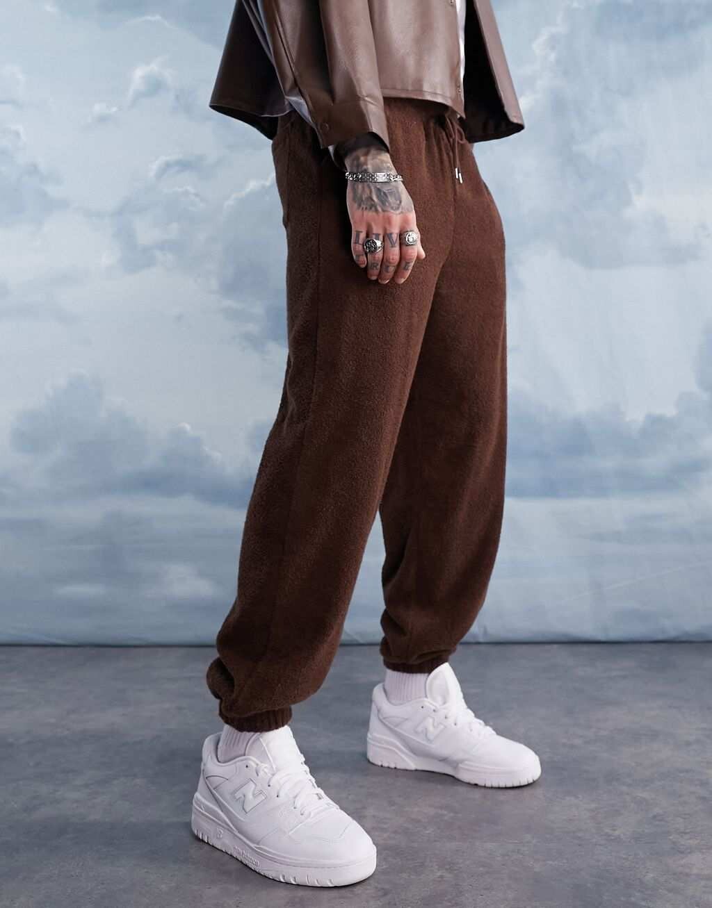 

Коричневые джоггеры свободного кроя ASOS DESIGN