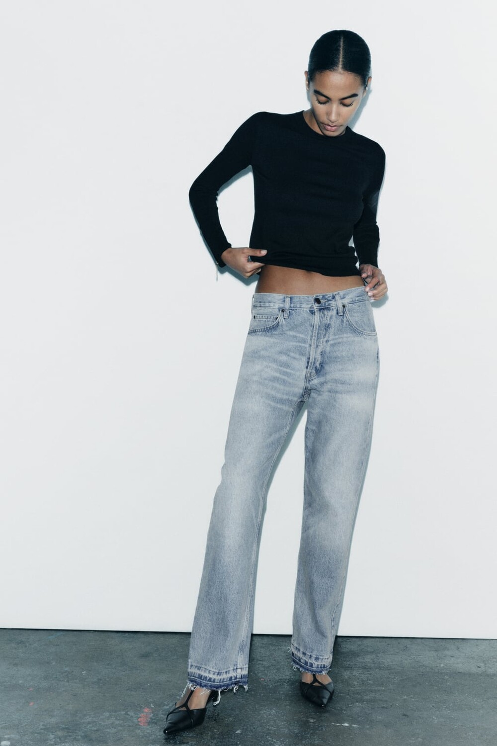 

Вязаный свитер с круглым вырезом и молниями ZARA, черный
