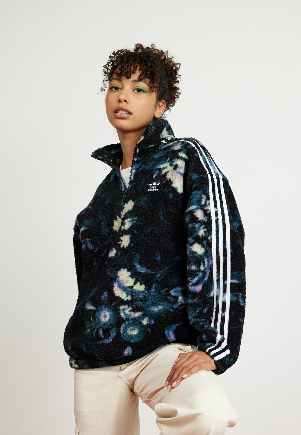 

Толстовка adidas Originals ALLOVER PRINT, цвет black/multicolor