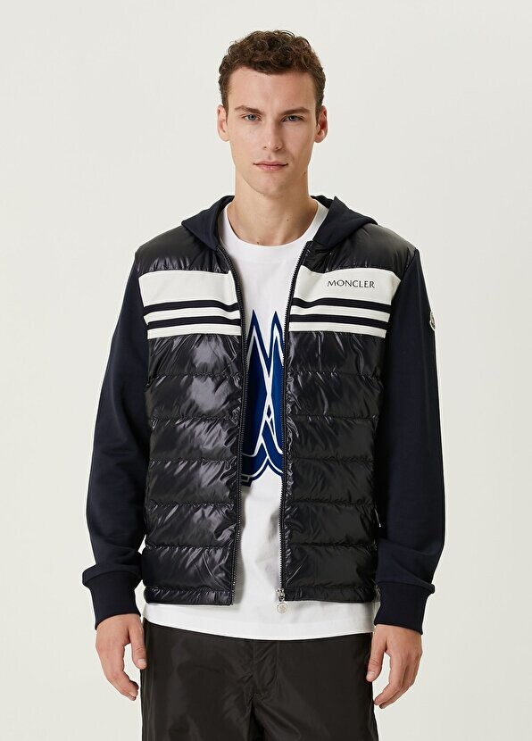 

Темно-синий стеганый свитшот с капюшоном и украшением Moncler