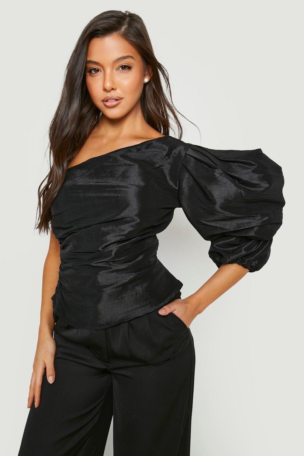 

Топ с рукавами-пуфами на одно плечо Boohoo, черный