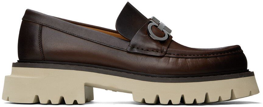 

Коричневые массивные лоферы с орнаментом Ferragamo