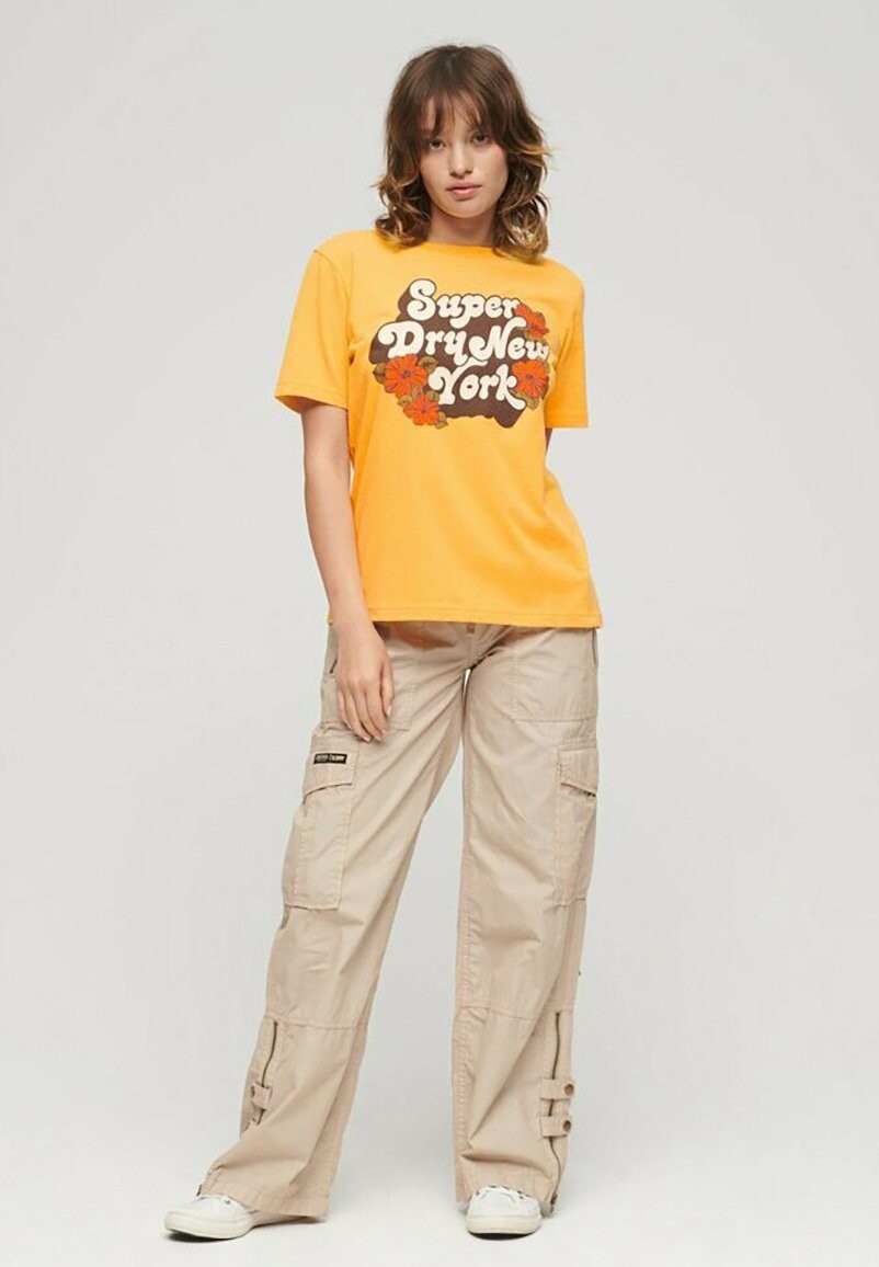 

Футболка с принтом 70 S FLORAL SCRIPT LOGO Superdry, желтый