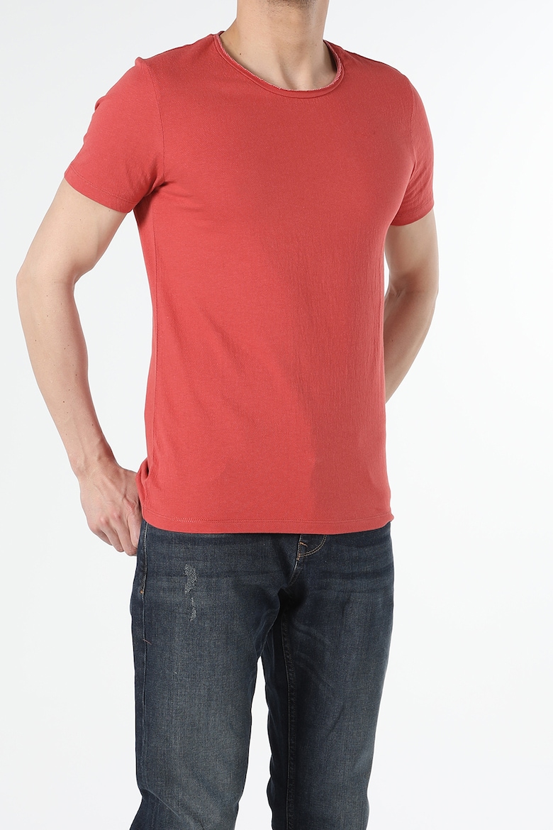

Хлопковая футболка с овальным вырезом Colin'S, красный