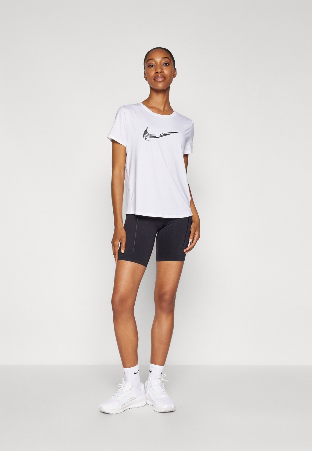 

Спортивная футболка ONE TOP Nike, белый