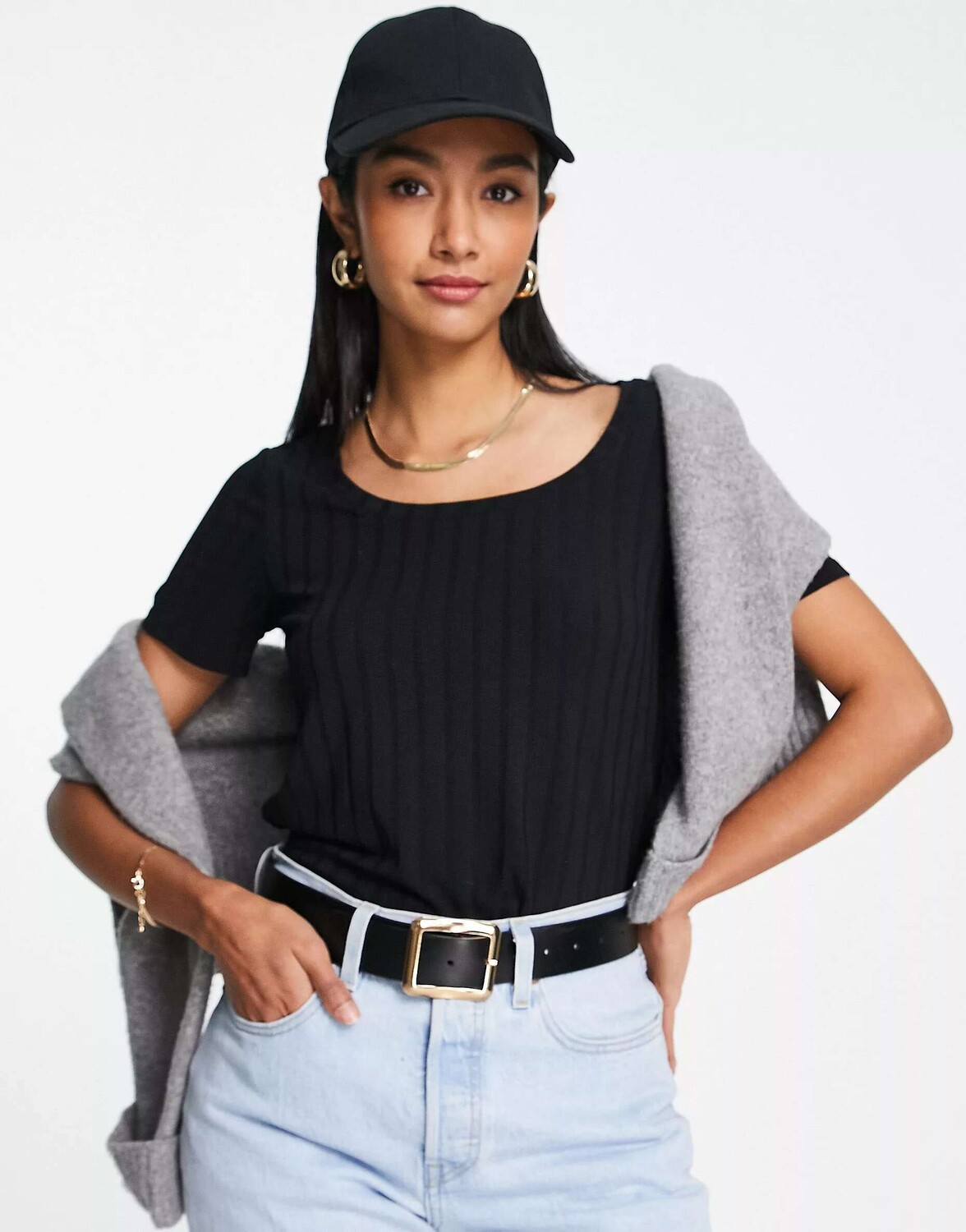 

Черная футболка в рубчик с овальным вырезом Vero Moda, Черный