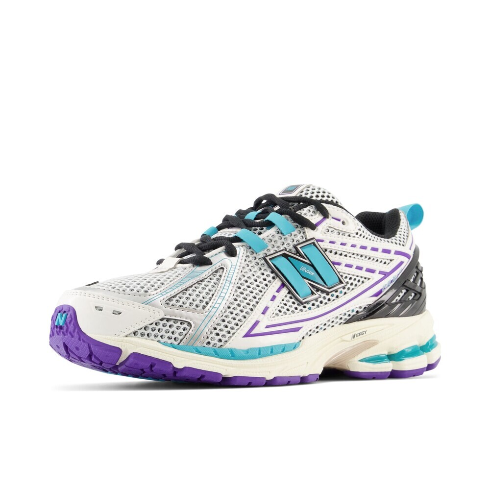 

Кроссовки New Balance 1906R, белый