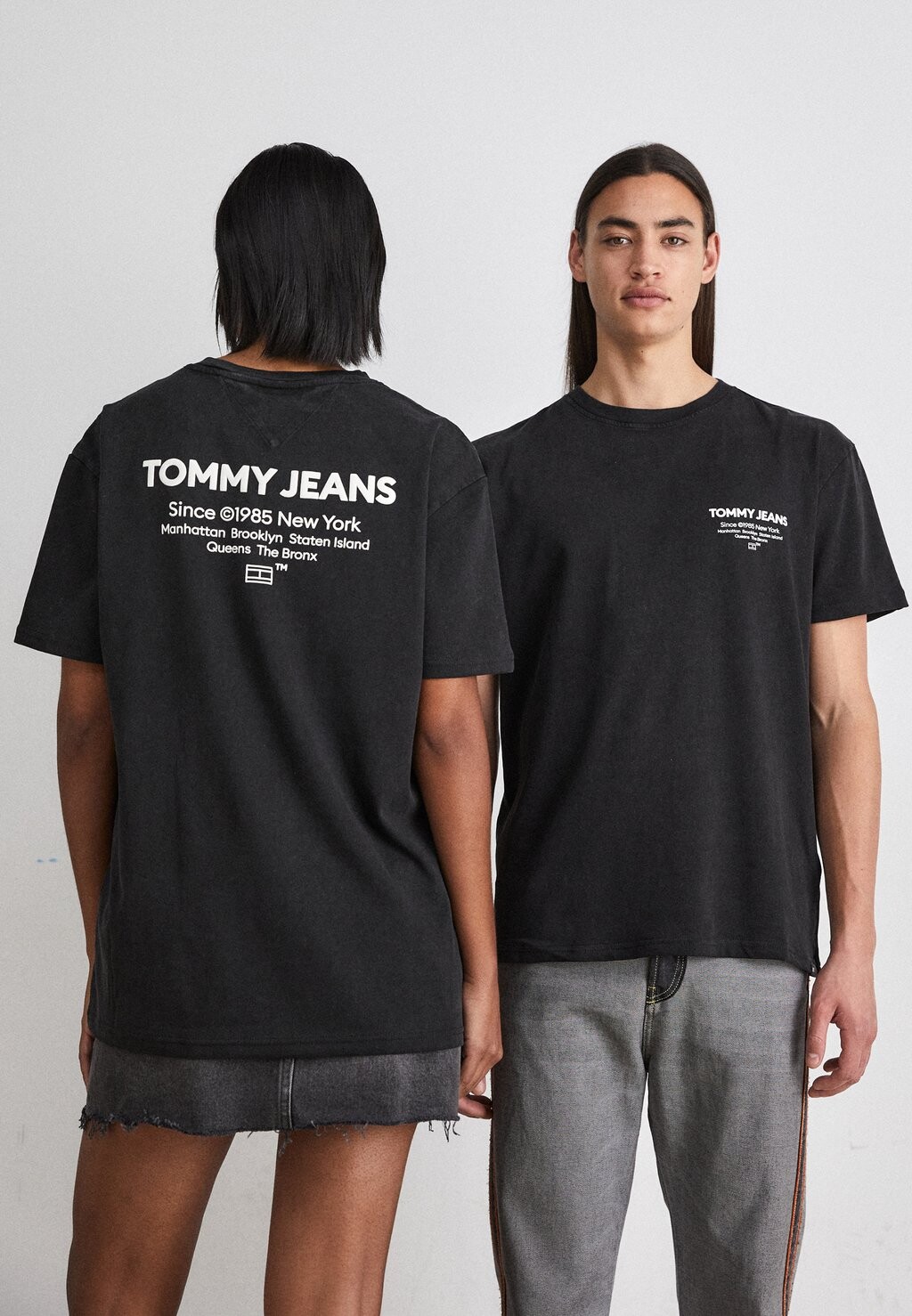

Футболка с принтом Tommy Jeans, черный
