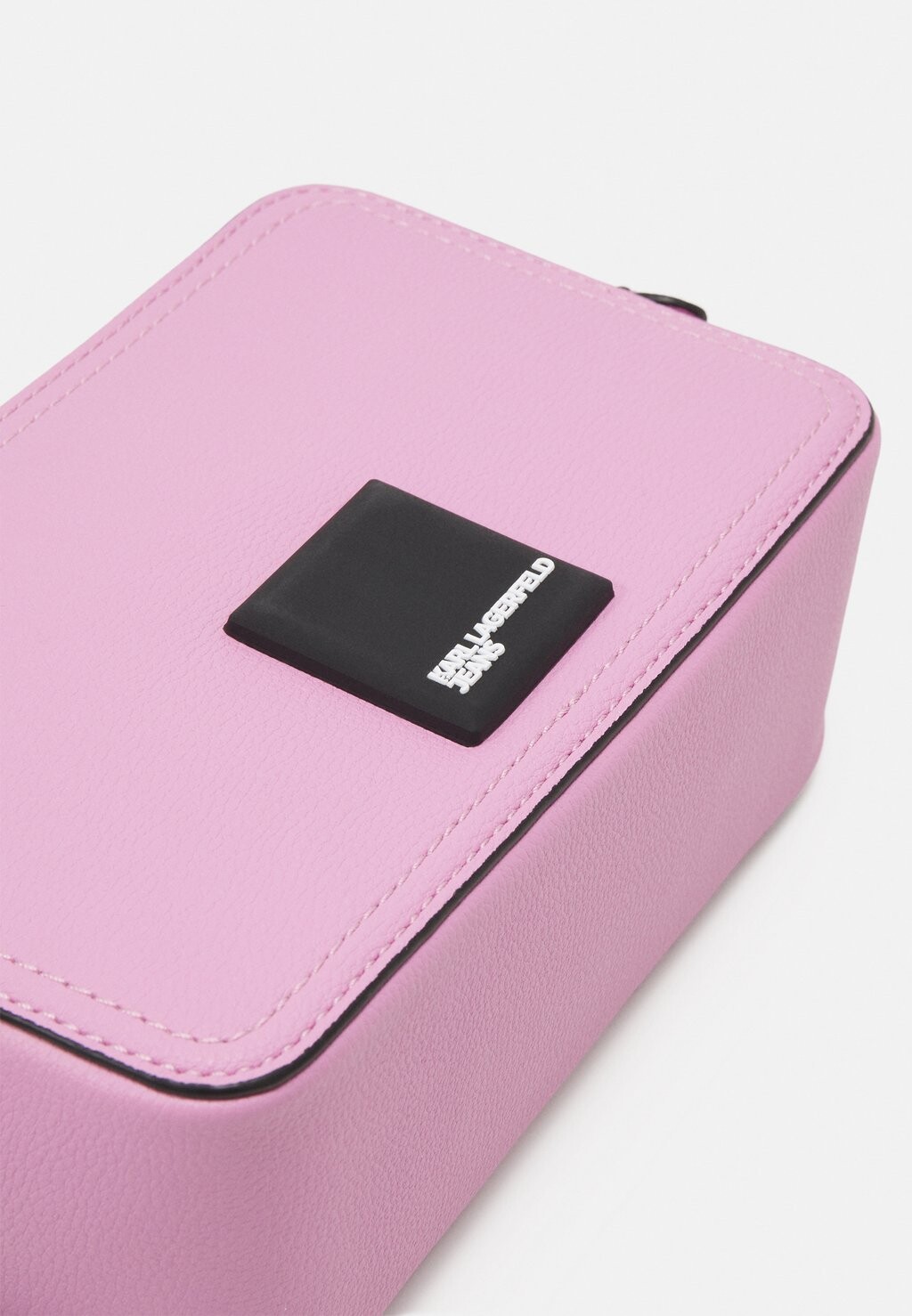 

Сумка через плечо Tech Camera Bag Patch Karl Lagerfeld, розовый