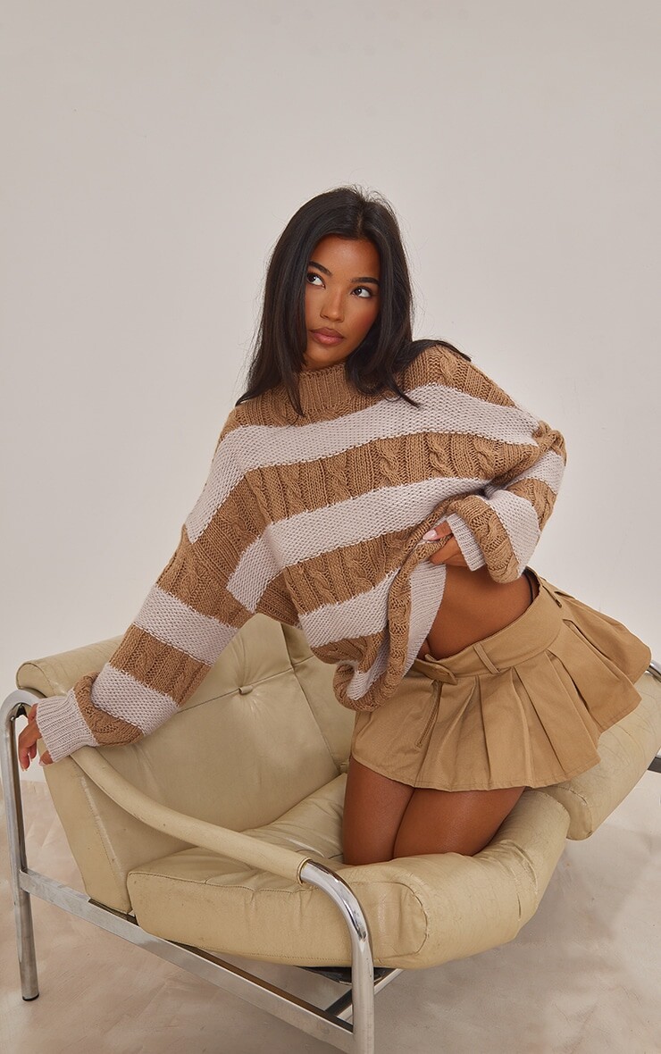 

PrettyLittleThing Коричневый свободный джемпер в контрастную вязаную полоску
