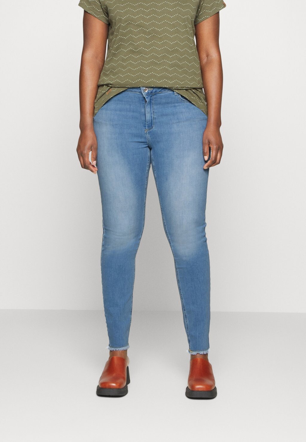 

Джинсы Skinny Fit ONLY Carmakoma, синий