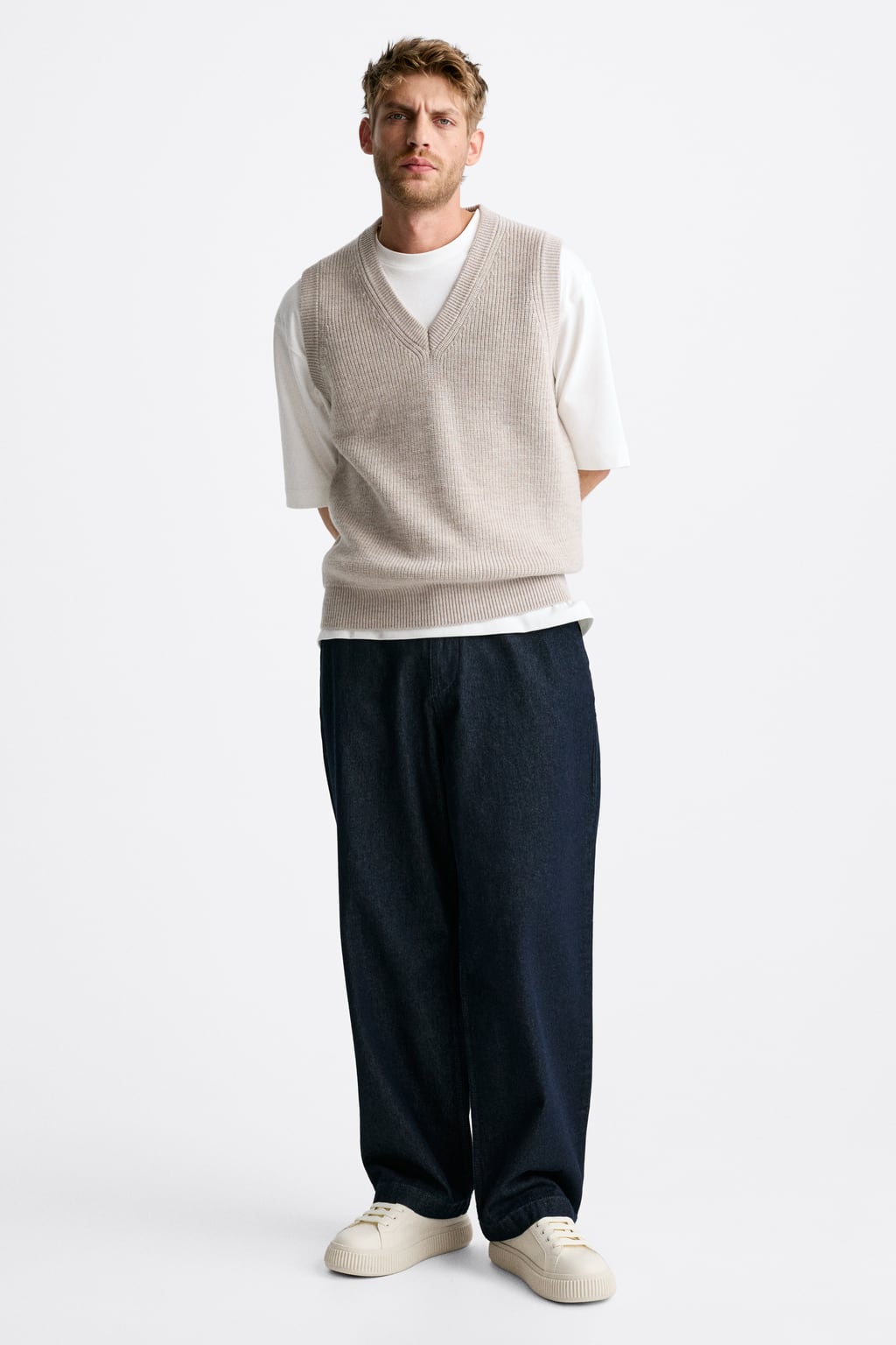 

Монохромные кроссовки ZARA, белый