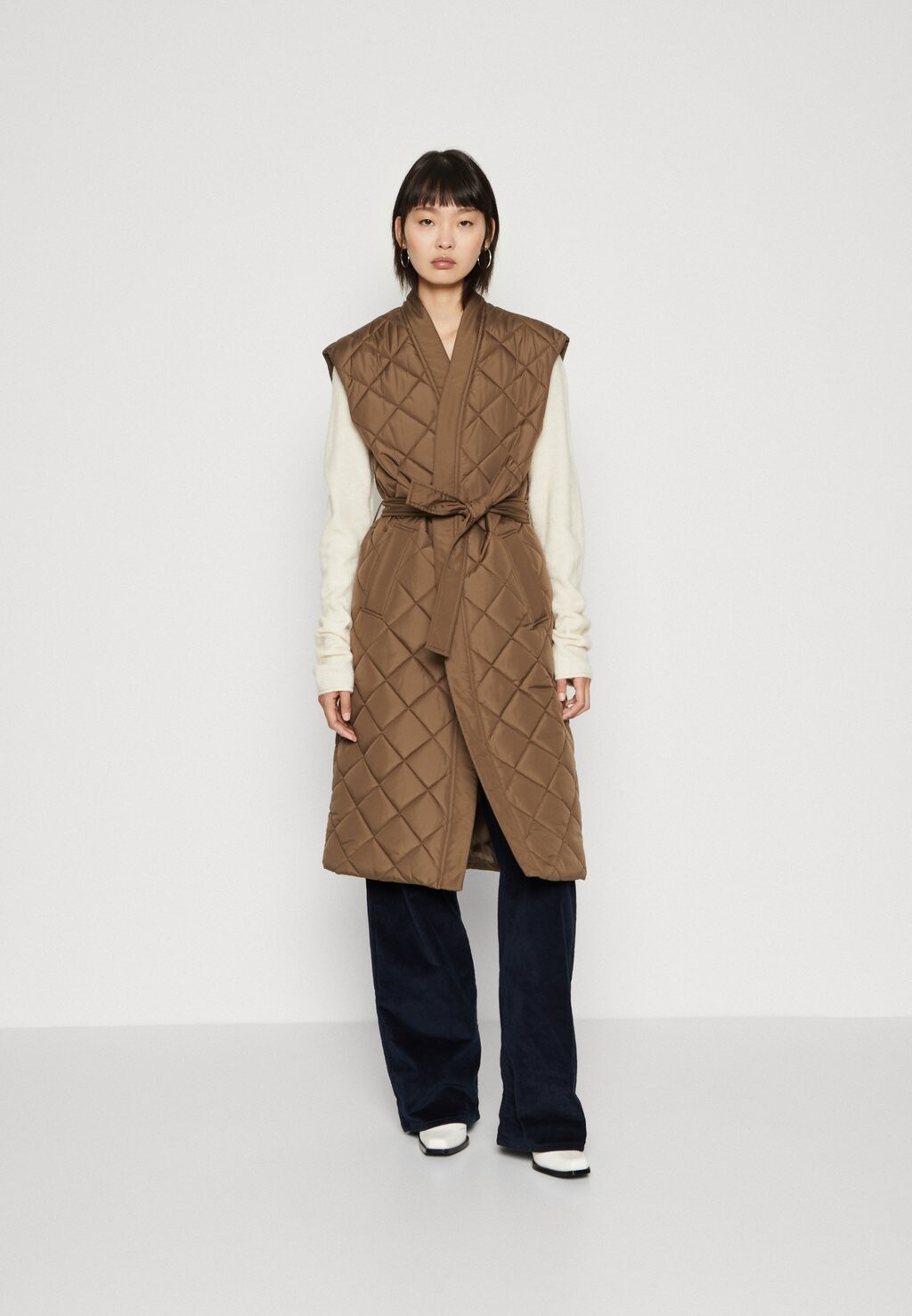 

Жилет Vmligagold Long Waistcoat Vero Moda, цвет chocolate chip