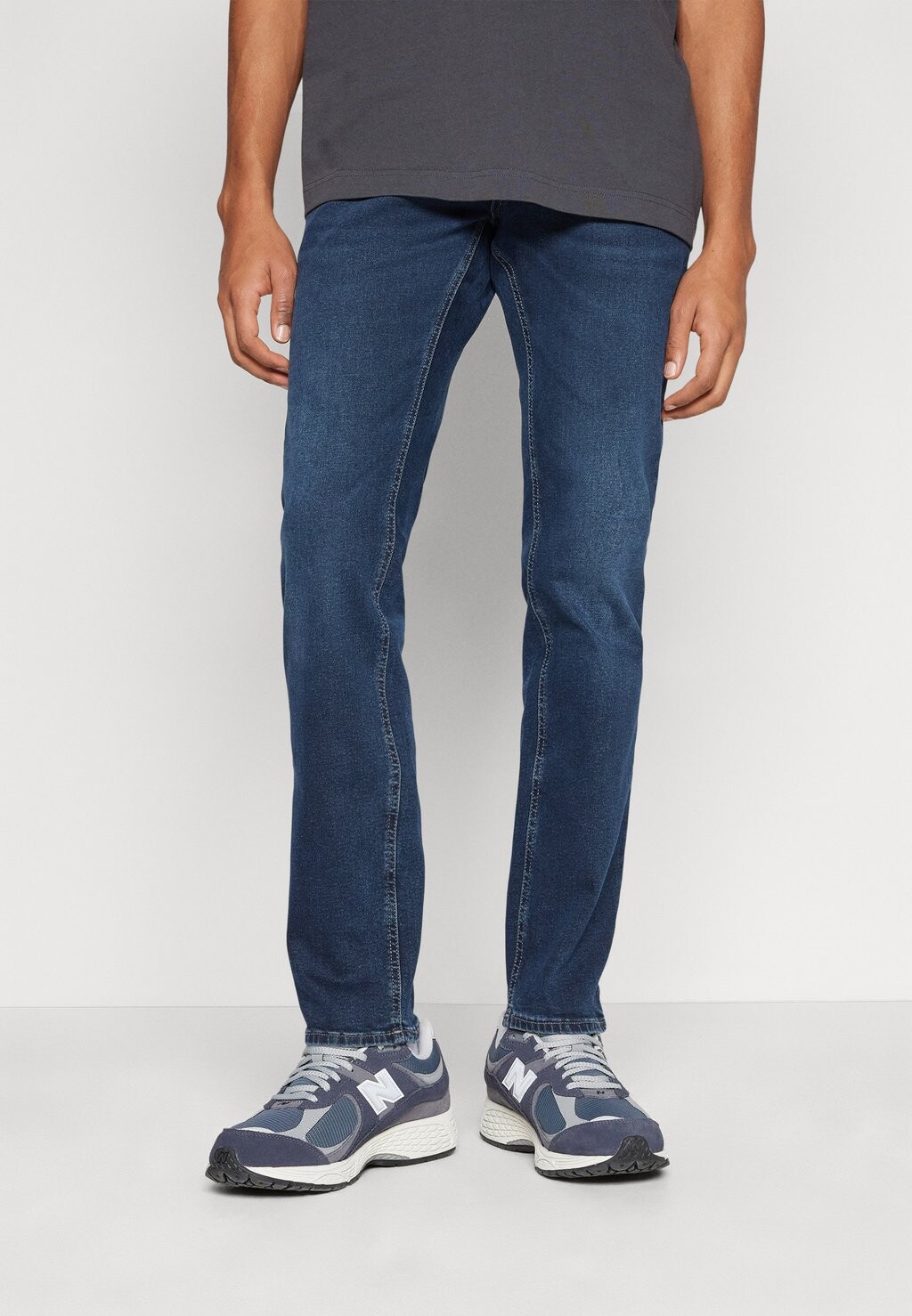 

Джинсы приталенного кроя Scanton Slim Tommy Jeans, цвет denim dark