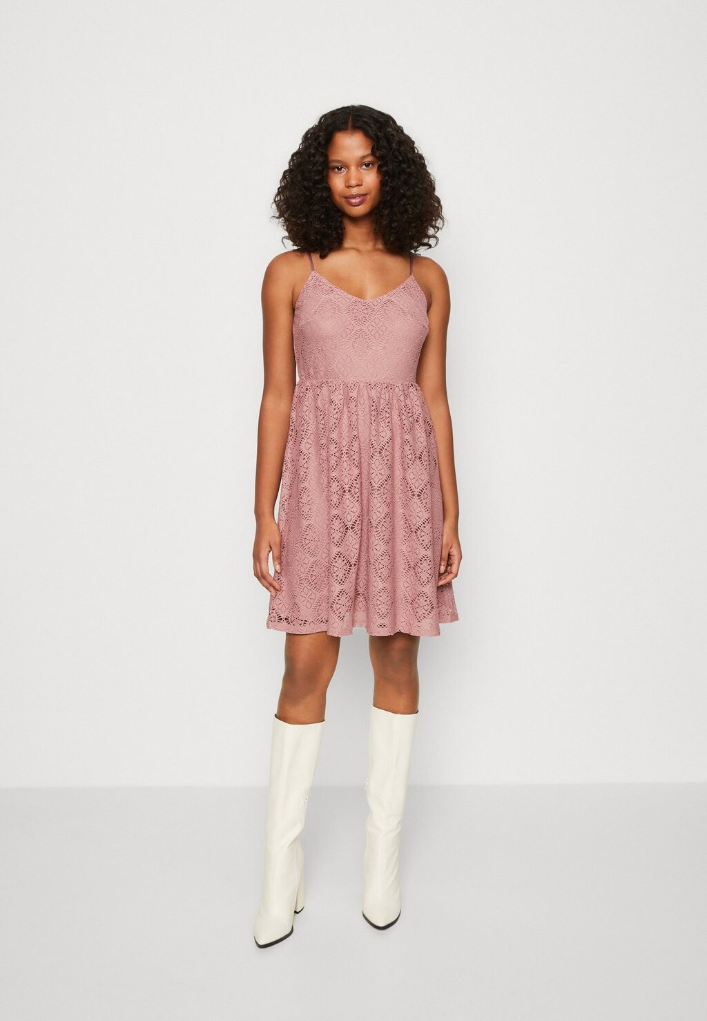 

Летнее платье Vero Moda
